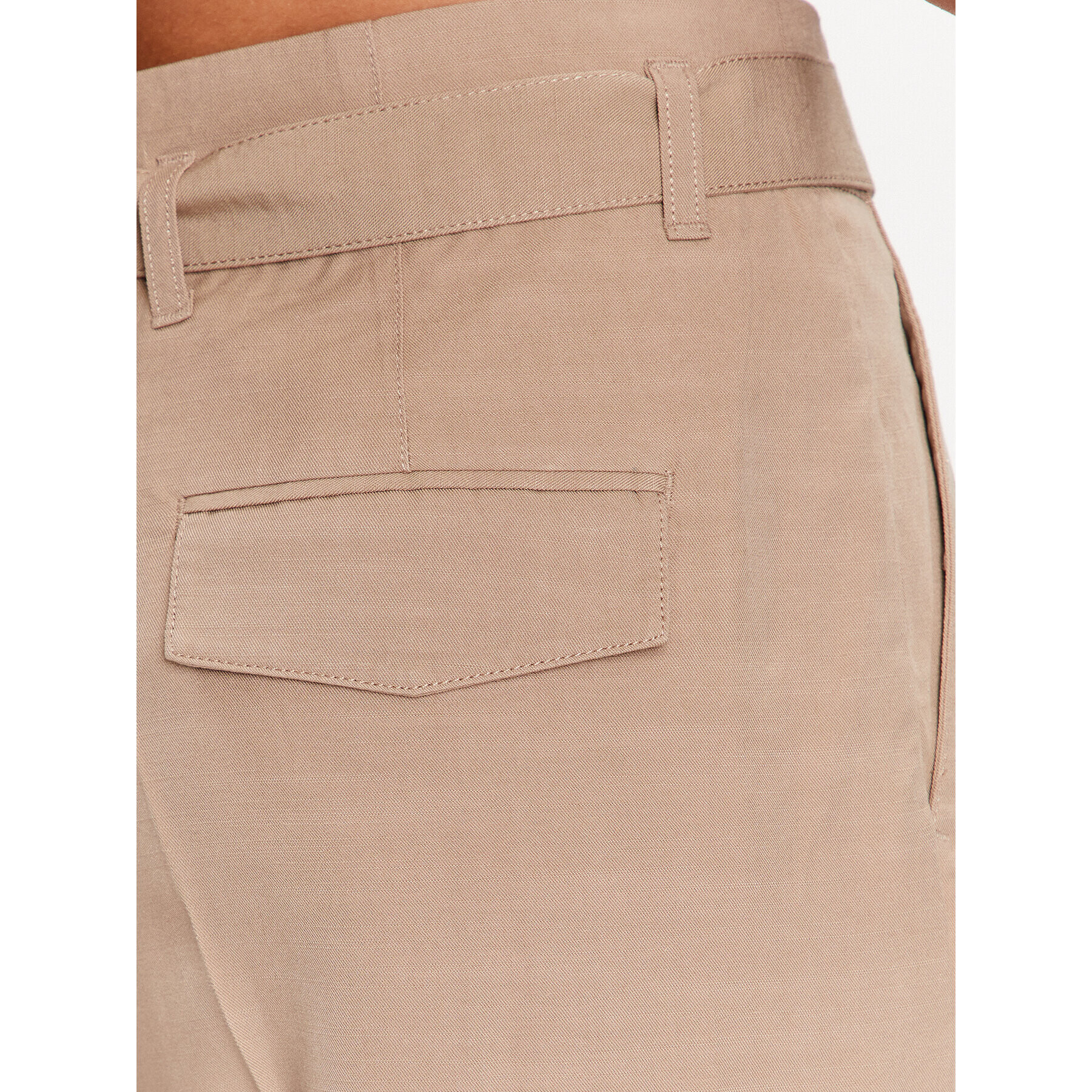 Gant Шорти от плат Belted 4020074 Бежов Relaxed Fit - Pepit.bg