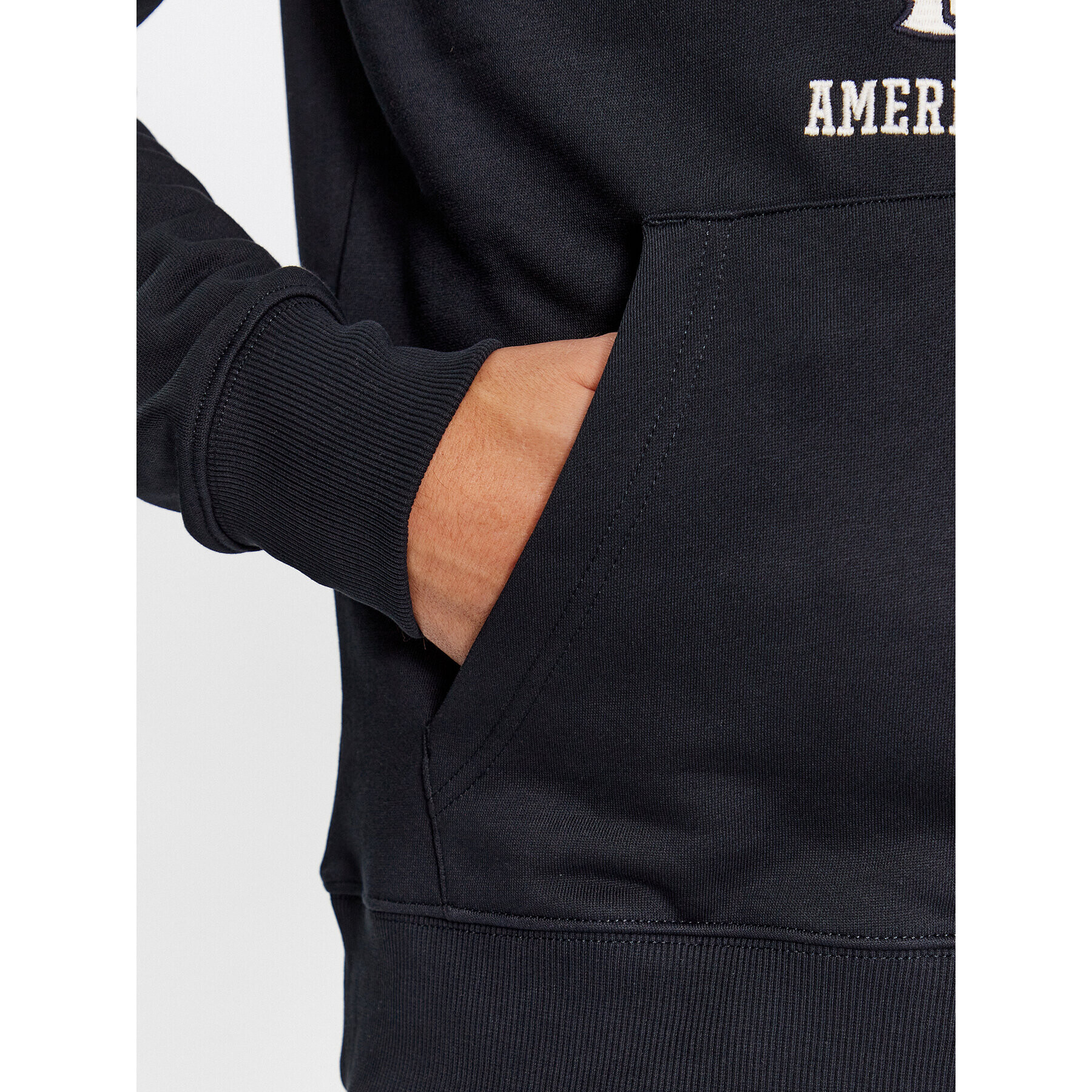 Gant Суитшърт Crest Hoodie 2006069 Черен Relaxed Fit - Pepit.bg