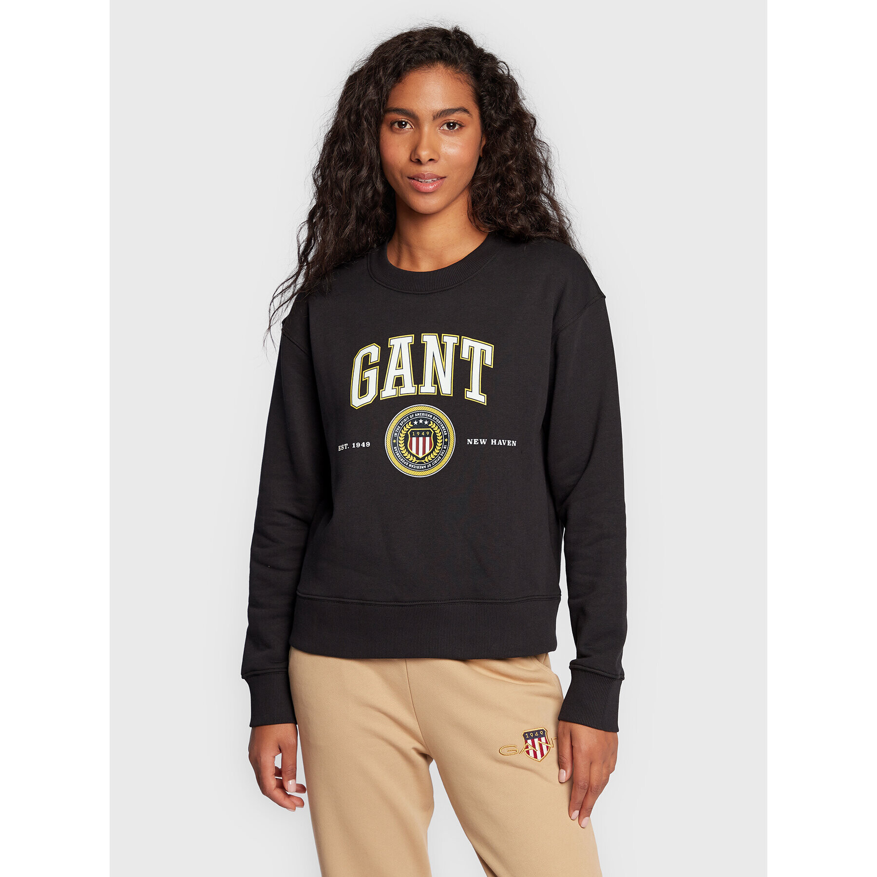 Gant Суитшърт Crest Shield 4203666 Черен Regular Fit - Pepit.bg