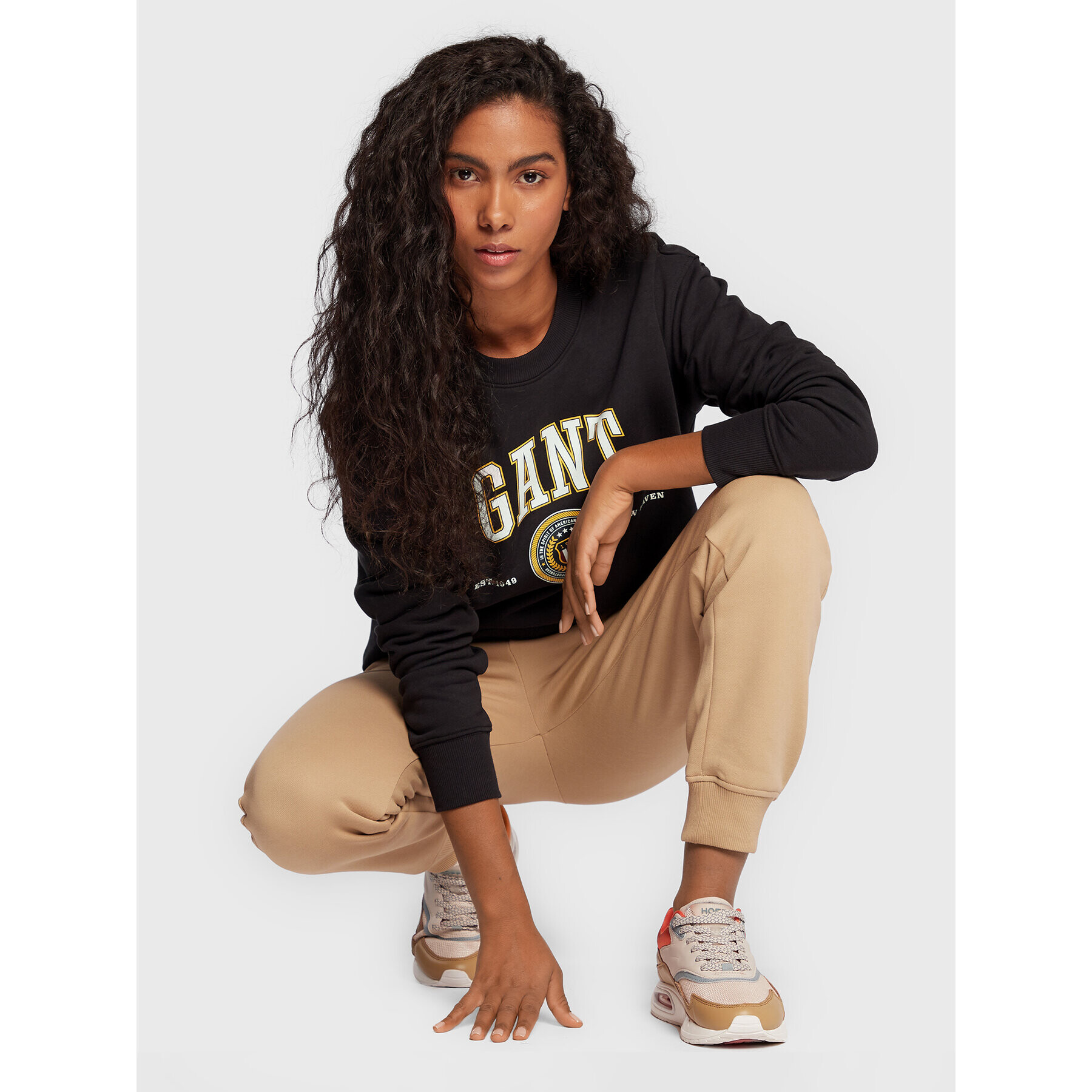 Gant Суитшърт Crest Shield 4203666 Черен Regular Fit - Pepit.bg