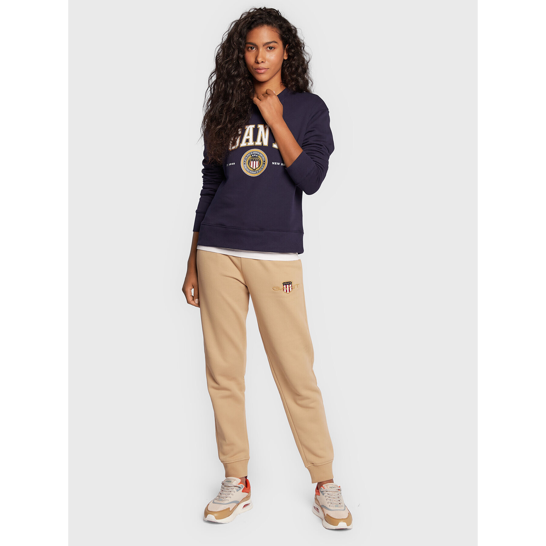 Gant Суитшърт Crest Shield 4203666 Тъмносин Regular Fit - Pepit.bg