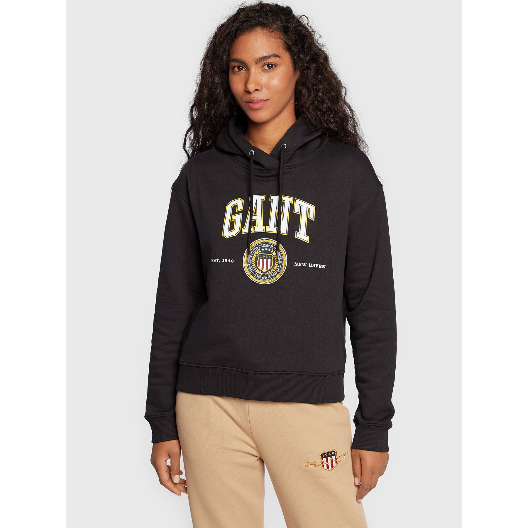 Gant Суитшърт Crest Shield 4203667 Черен Regular Fit - Pepit.bg