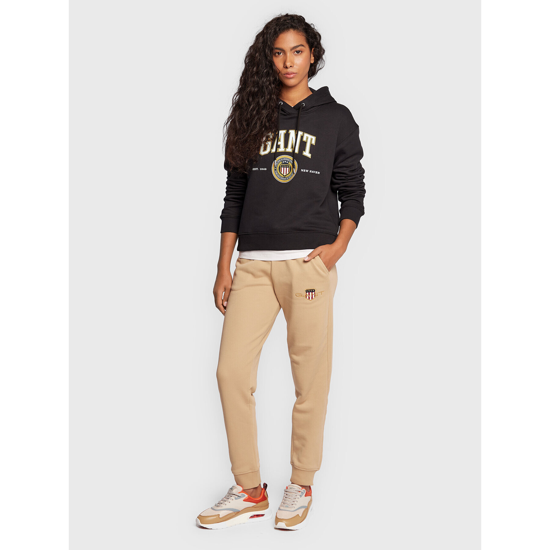 Gant Суитшърт Crest Shield 4203667 Черен Regular Fit - Pepit.bg