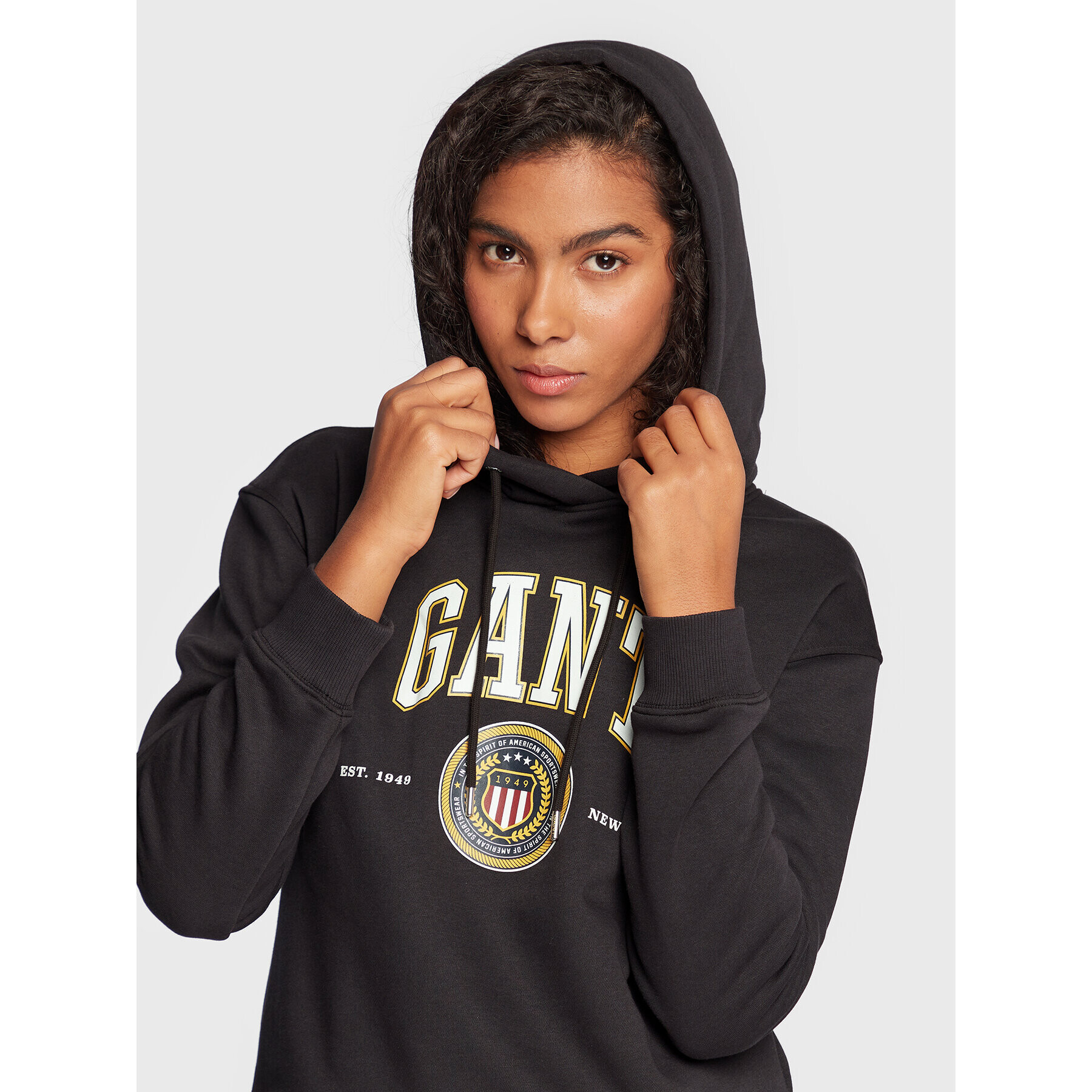 Gant Суитшърт Crest Shield 4203667 Черен Regular Fit - Pepit.bg