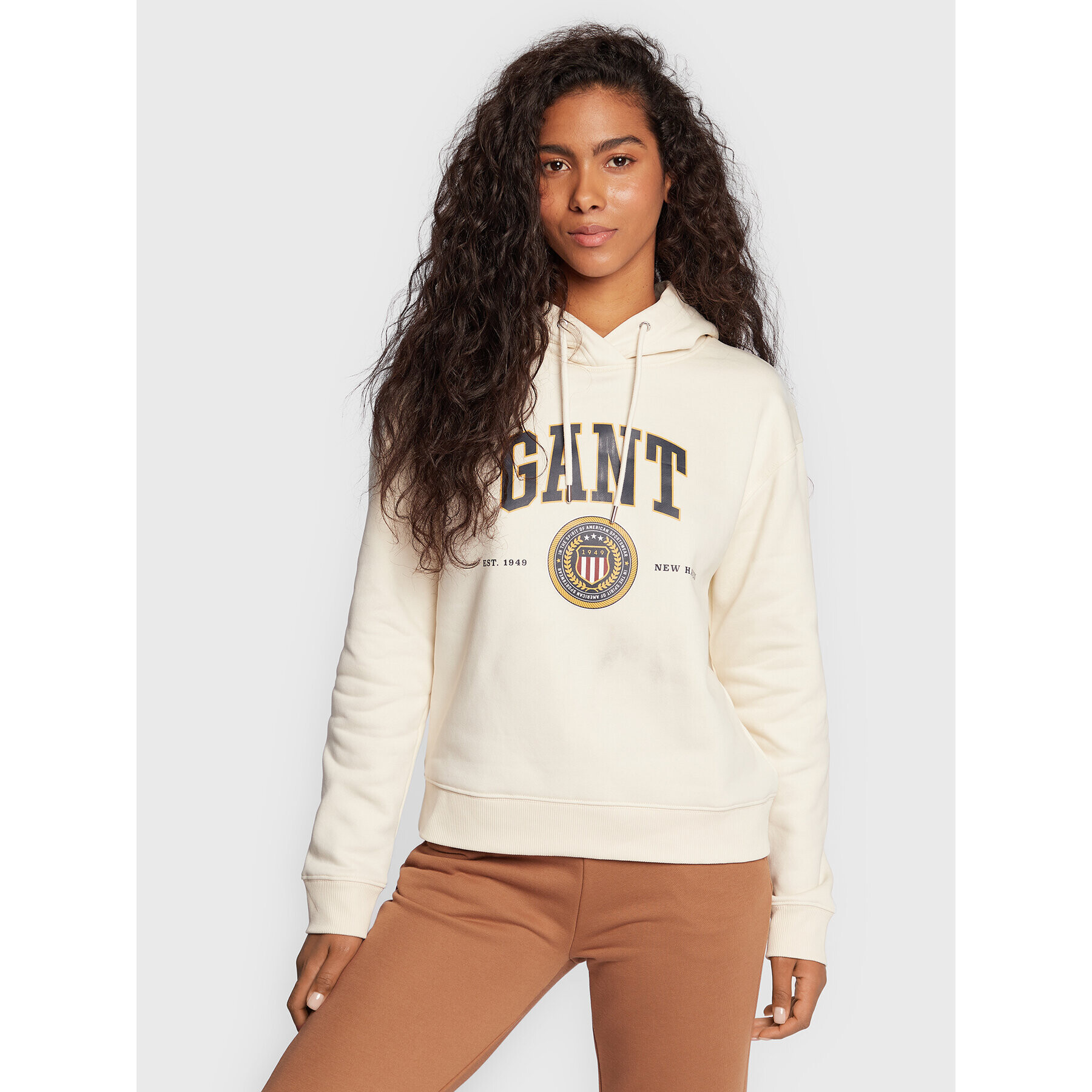 Gant Суитшърт D1. Crest Shield 4203667 Бежов Regular Fit - Pepit.bg