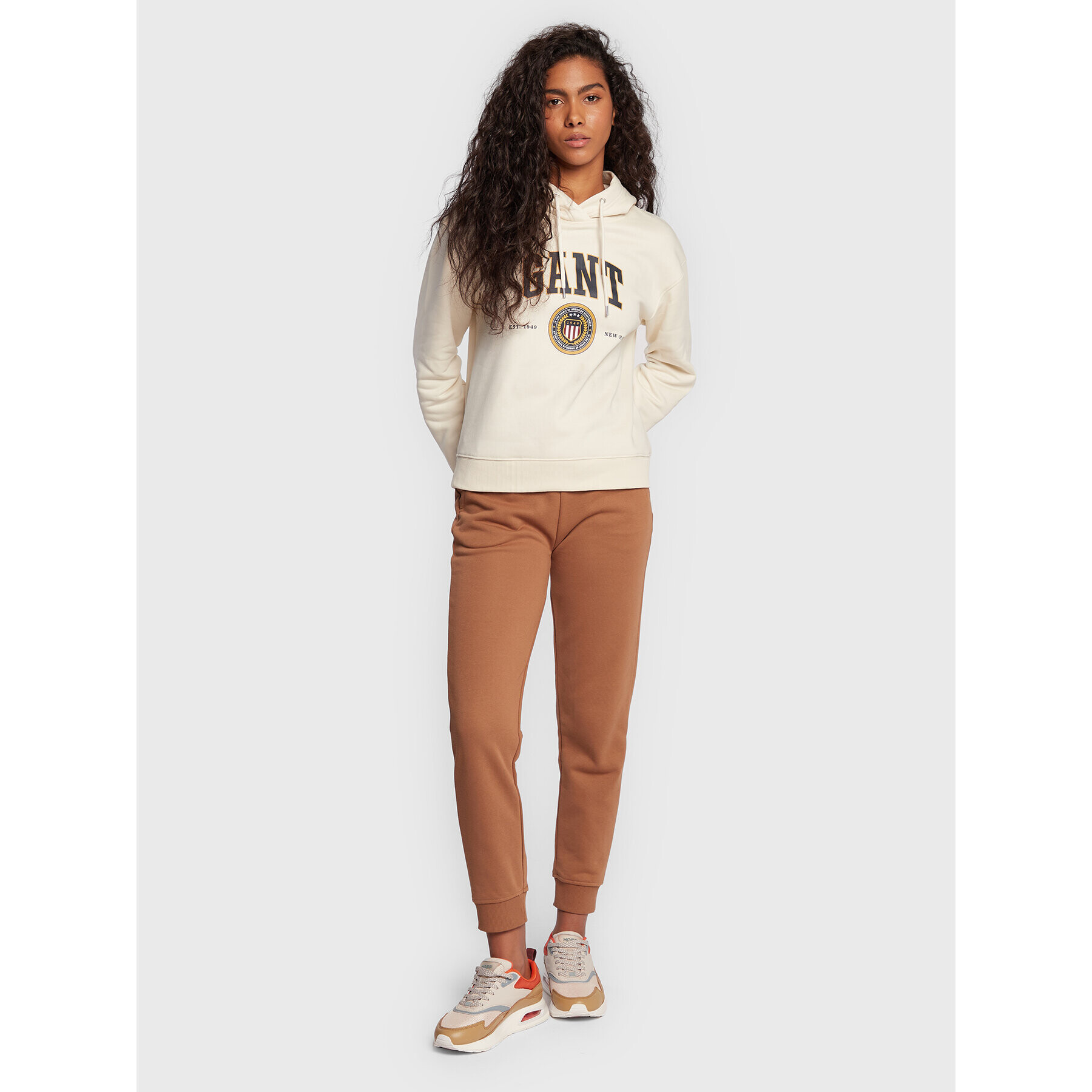 Gant Суитшърт D1. Crest Shield 4203667 Бежов Regular Fit - Pepit.bg