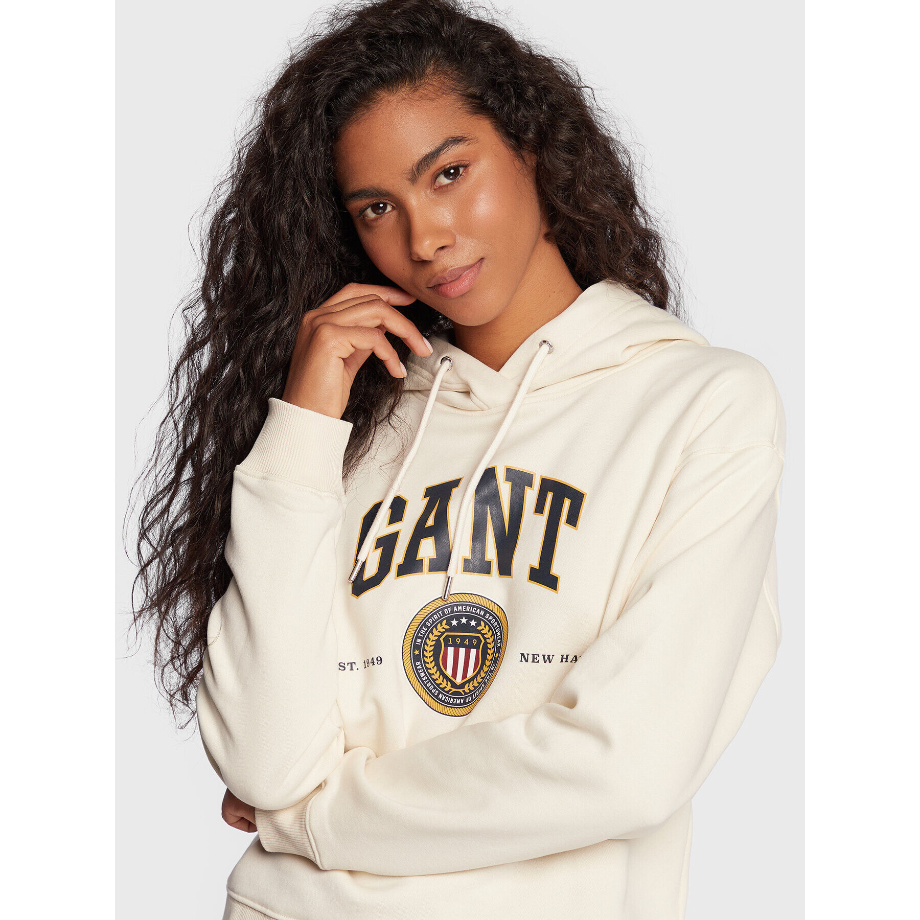 Gant Суитшърт D1. Crest Shield 4203667 Бежов Regular Fit - Pepit.bg