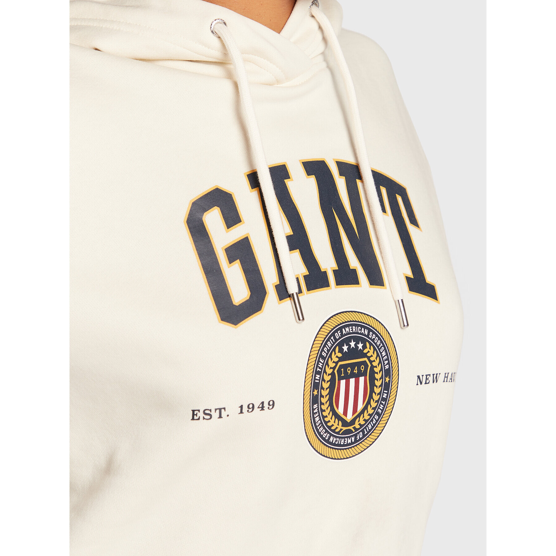 Gant Суитшърт D1. Crest Shield 4203667 Бежов Regular Fit - Pepit.bg