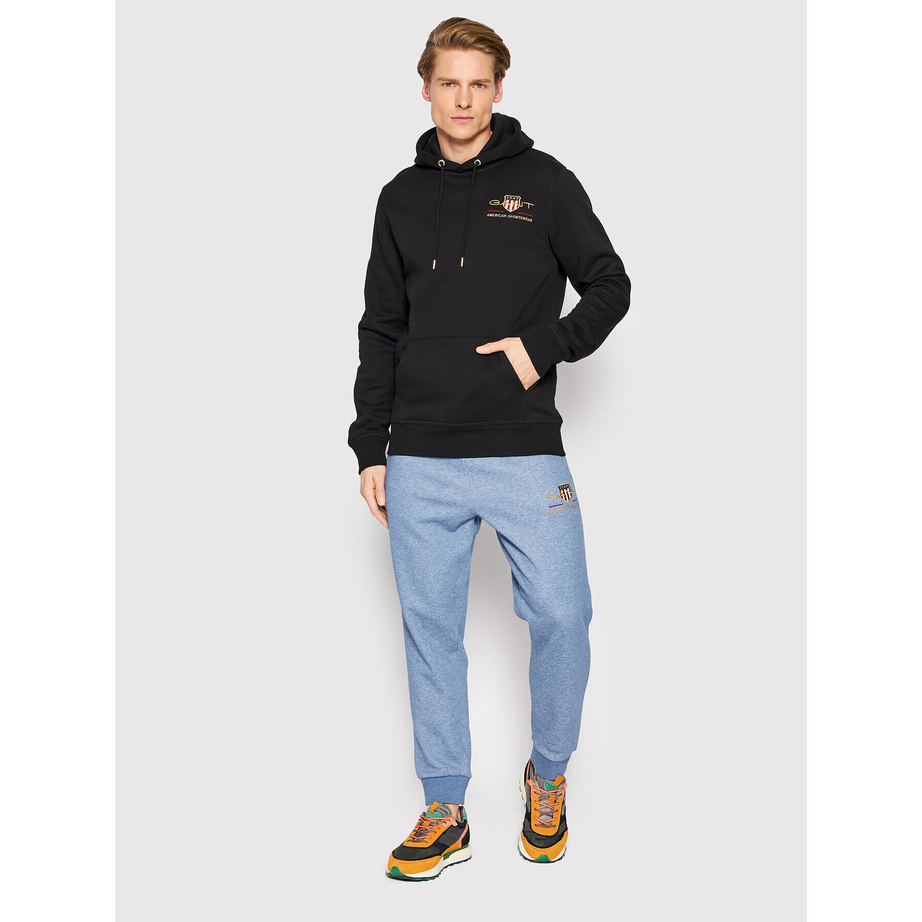 Gant Суитшърт Medium Archive Shield 2047076 Черен Regular Fit - Pepit.bg