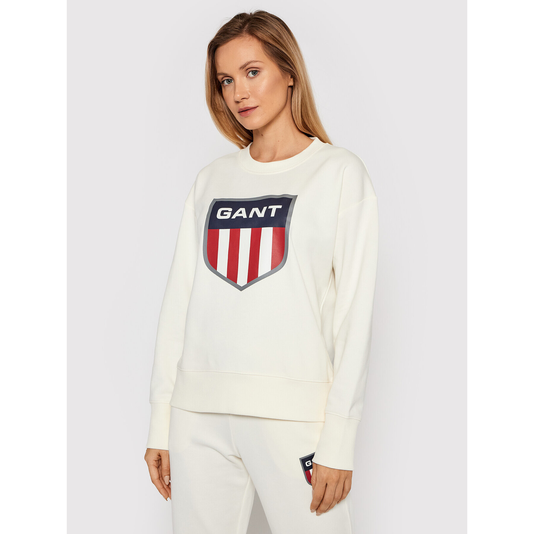 Gant Суитшърт Retro Shield 4204562 Бежов Relaxed Fit - Pepit.bg