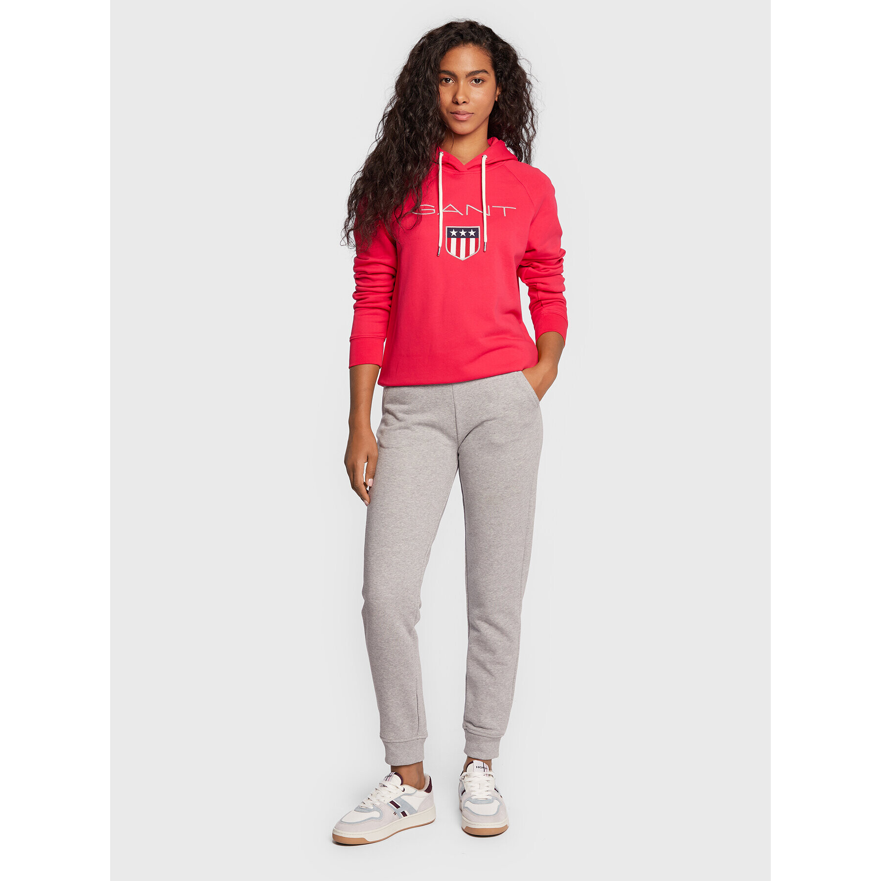 Gant Суитшърт Shield 4204617 Розов Regular Fit - Pepit.bg