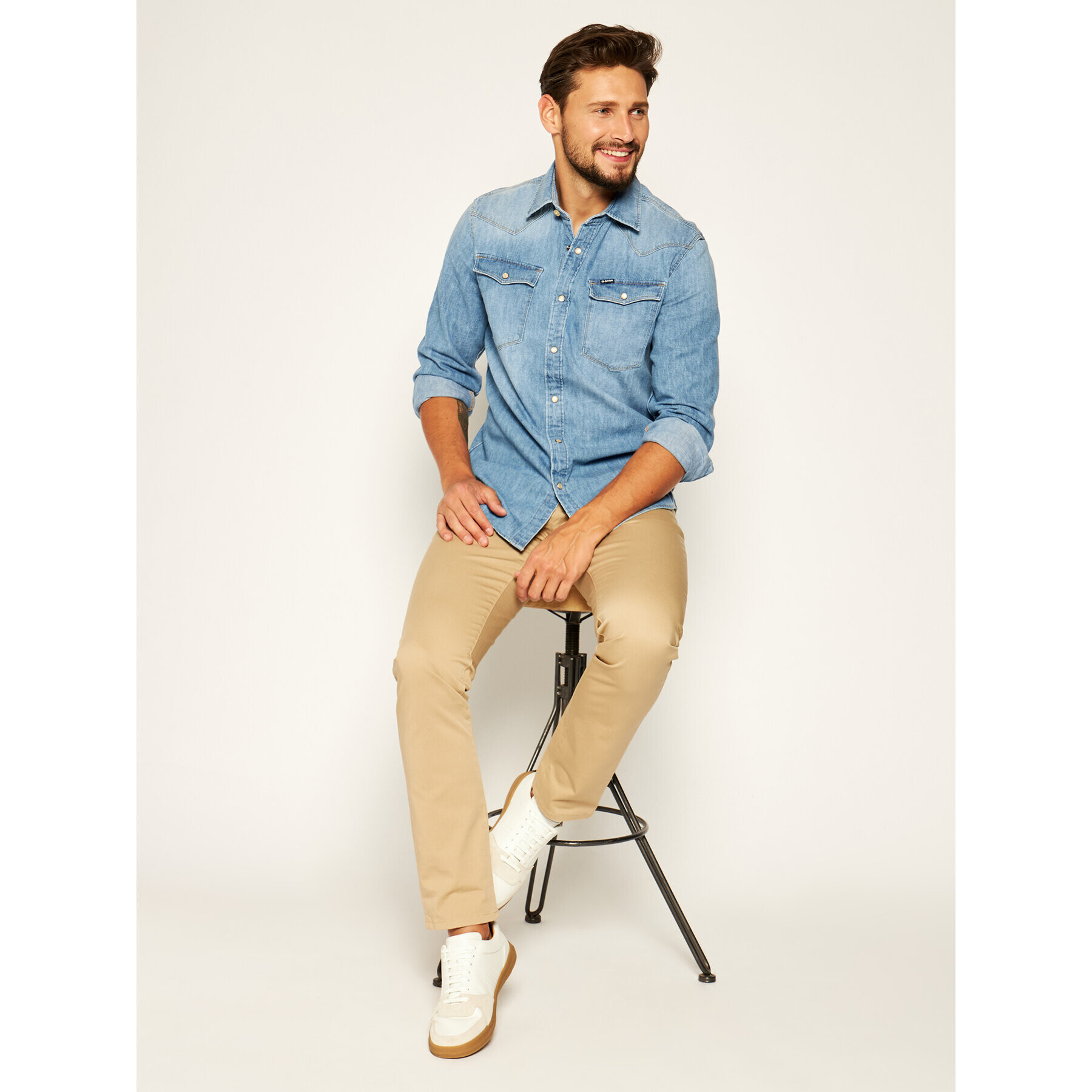 Gant Текстилни панталони Twill Chino 1500156 Бежов Slim Fit - Pepit.bg