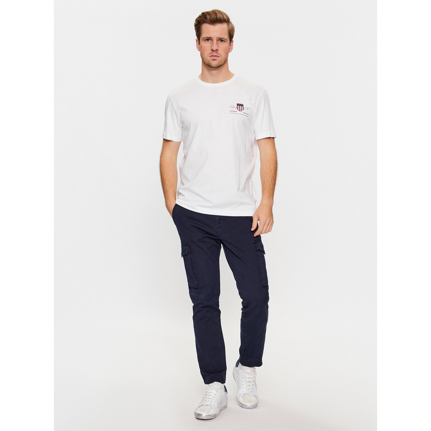 Gant Тишърт Reg Archive Shield Emb Ss 2067004 Бял Regular Fit - Pepit.bg