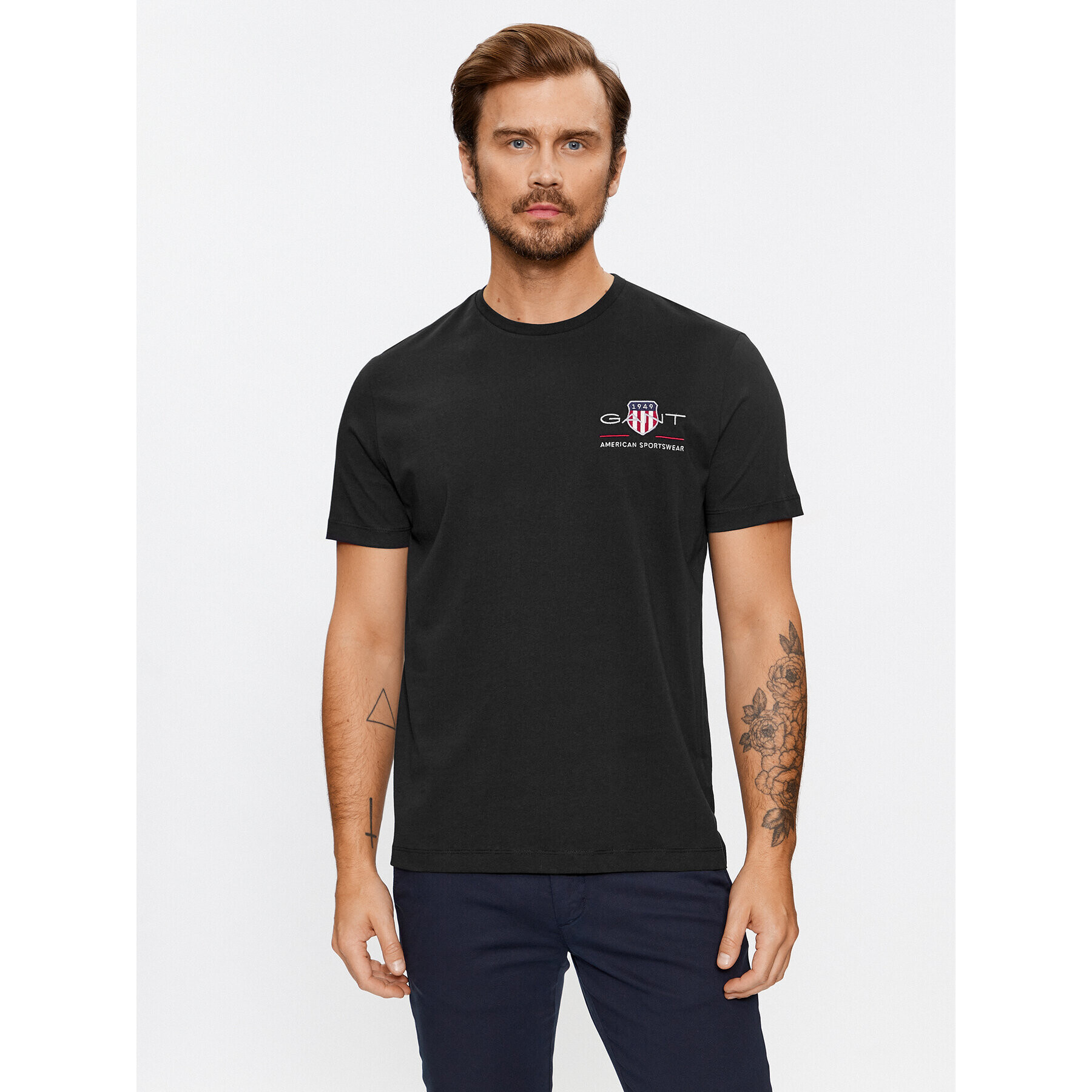 Gant Тишърт Reg Archive Shield Emb Ss 2067004 Черен Regular Fit - Pepit.bg