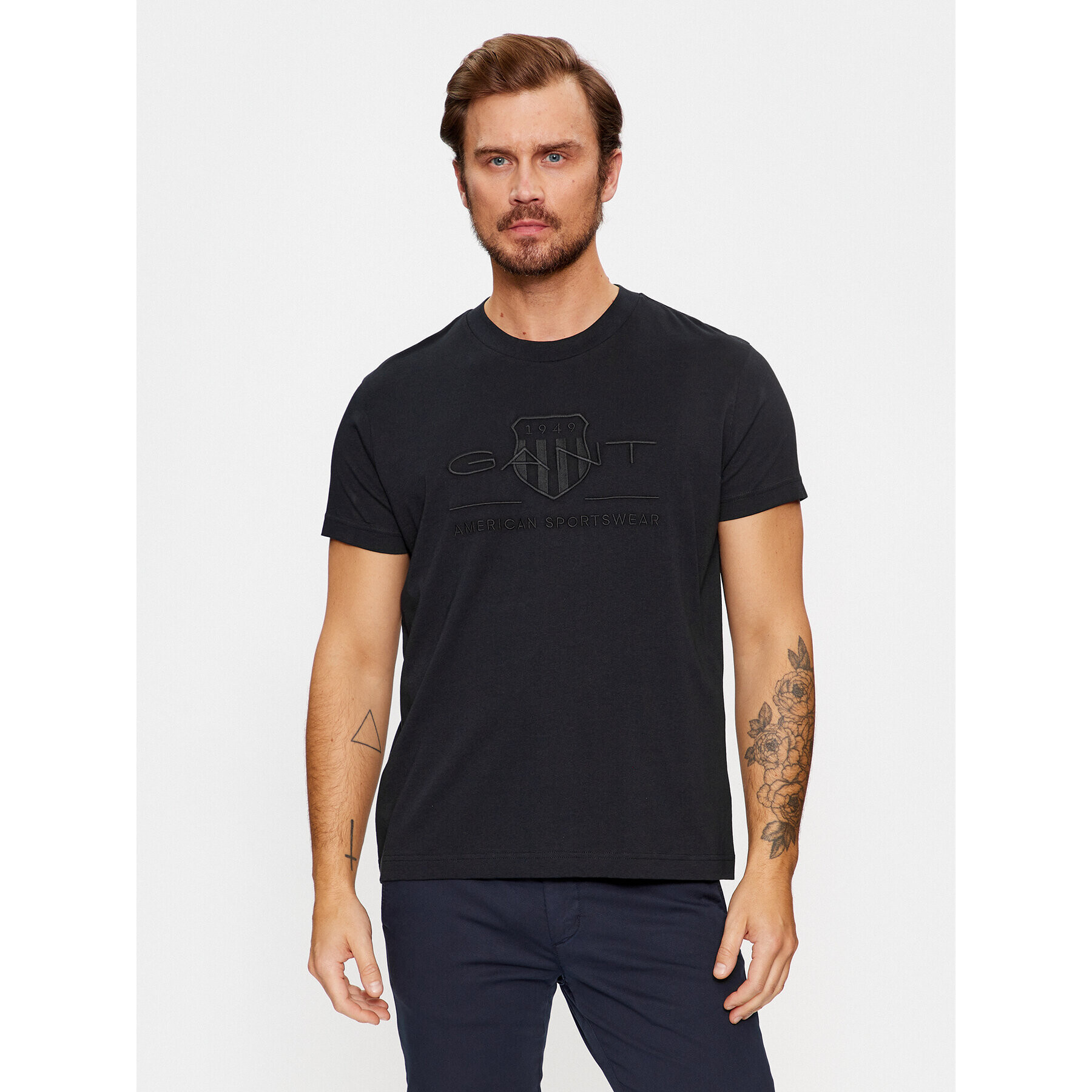 Gant Тишърт Reg Tonal Shield Ss 2003140 Черен Regular Fit - Pepit.bg