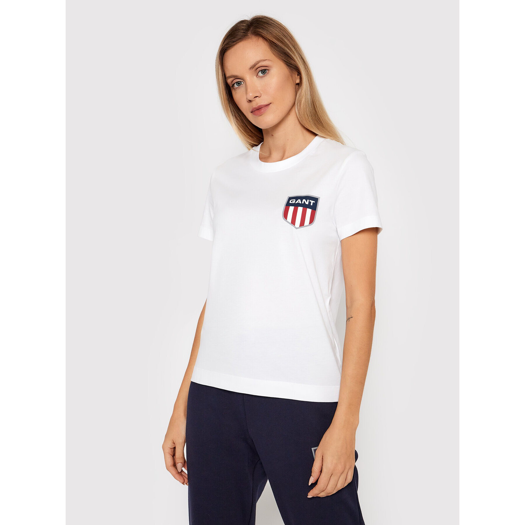 Gant Тишърт Retro Shield 4200219 Бял Relaxedr Fit - Pepit.bg
