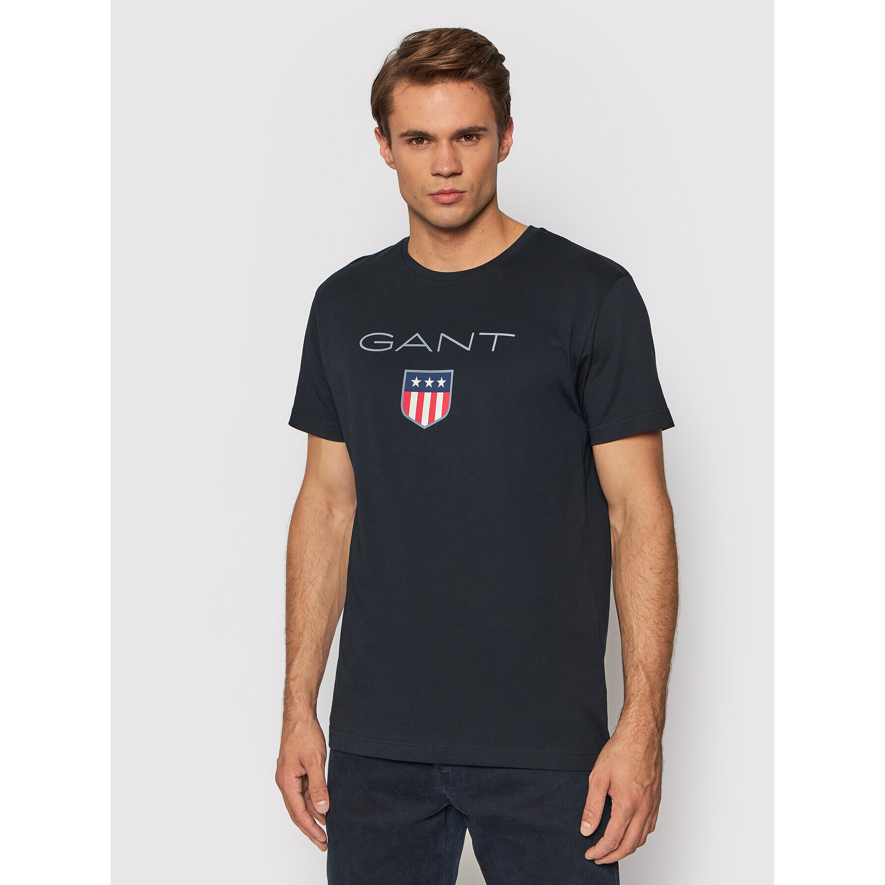 Gant Тишърт Shield 2003023 Черен Regular Fit - Pepit.bg