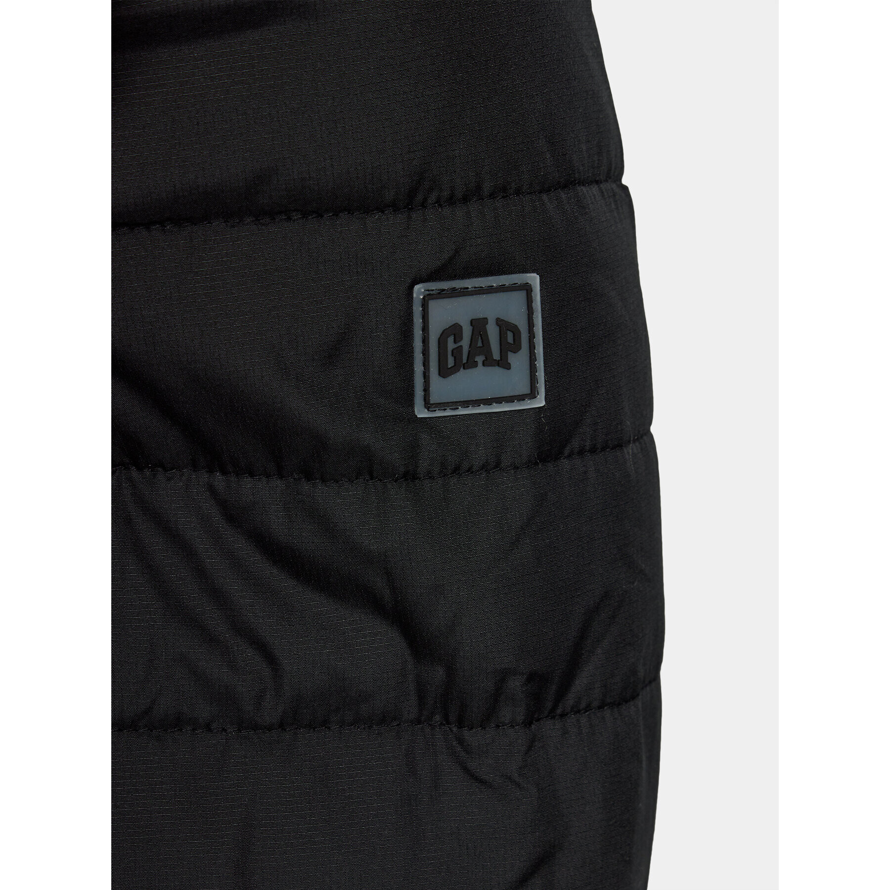 Gap Пухено яке 724654-03 Черен Regular Fit - Pepit.bg