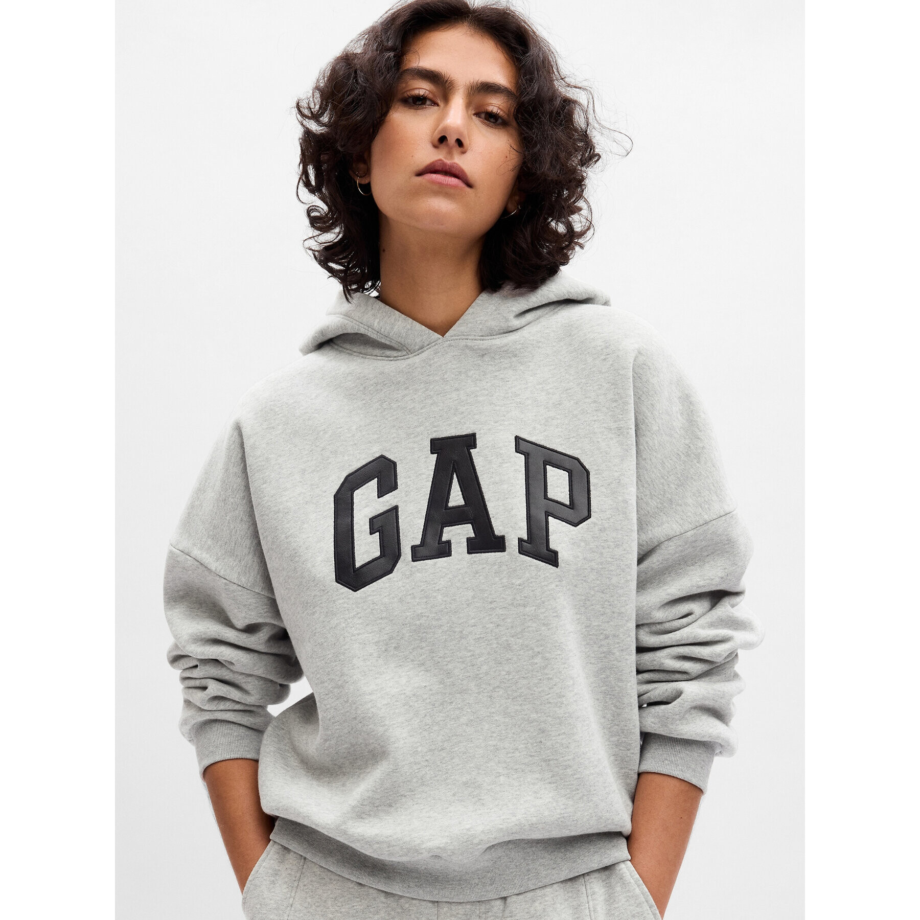 Gap Суитшърт 729618-02 Сив Regular Fit - Pepit.bg