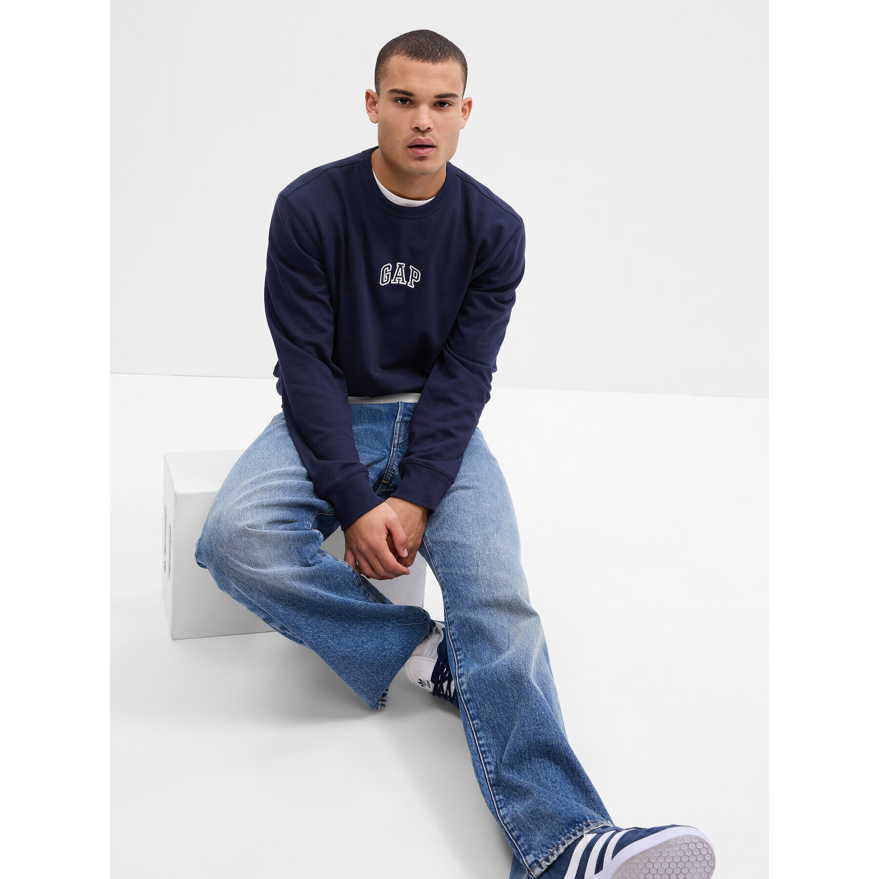Gap Суитшърт 753777-01 Тъмносин Regular Fit - Pepit.bg
