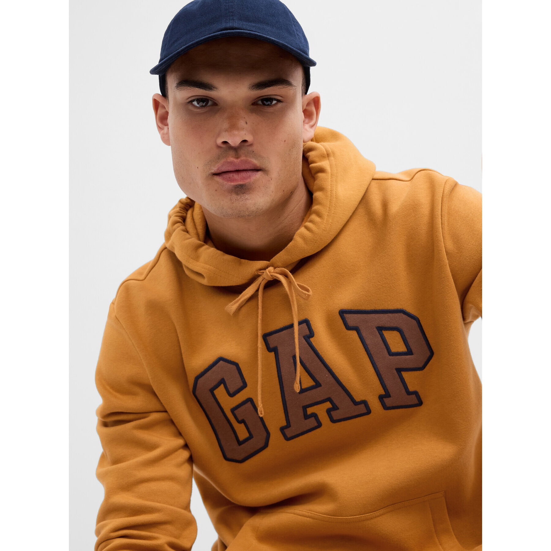 Gap Суитшърт 796457-02 Кафяв Regular Fit - Pepit.bg