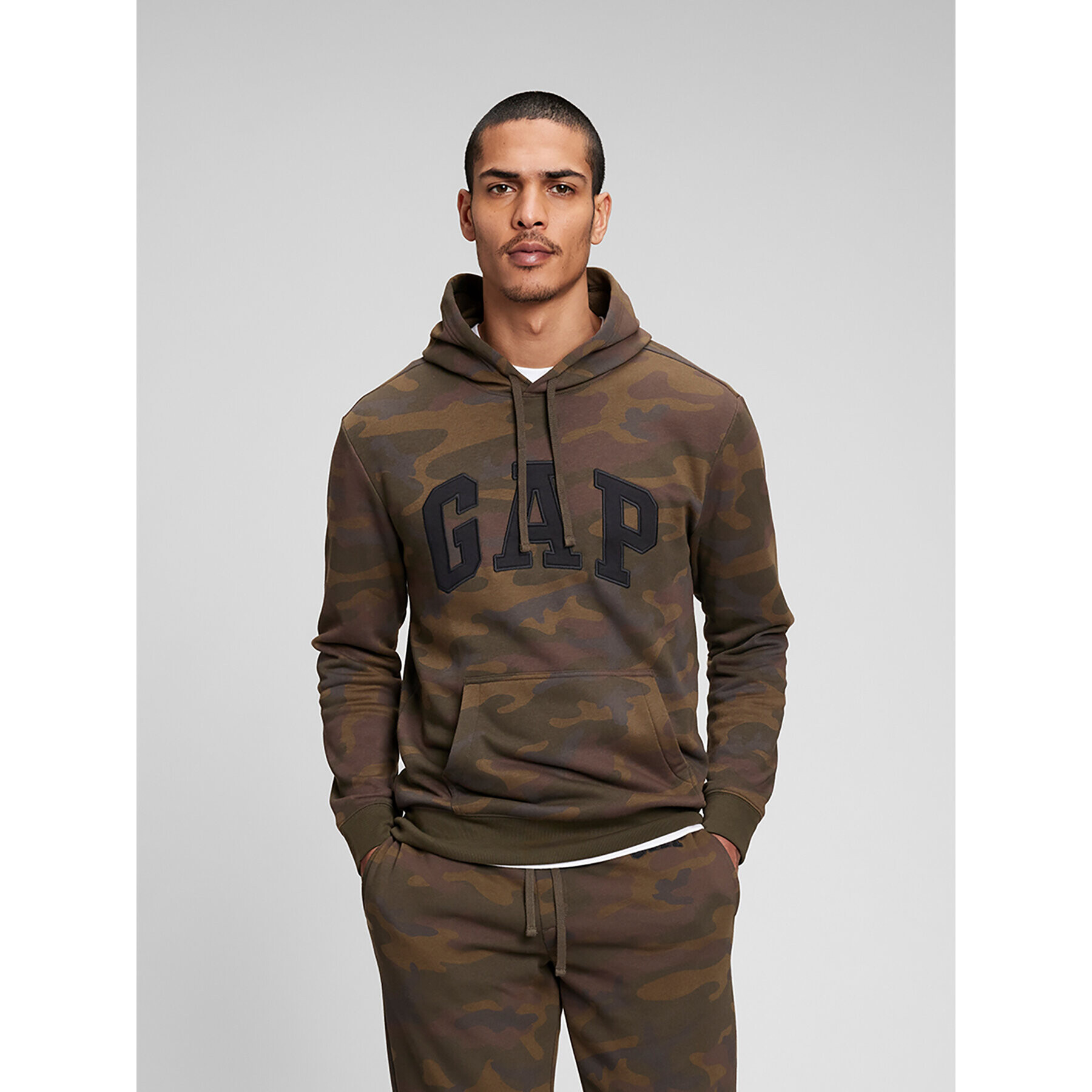 Gap Суитшърт 804039-00 Кафяв Regular Fit - Pepit.bg