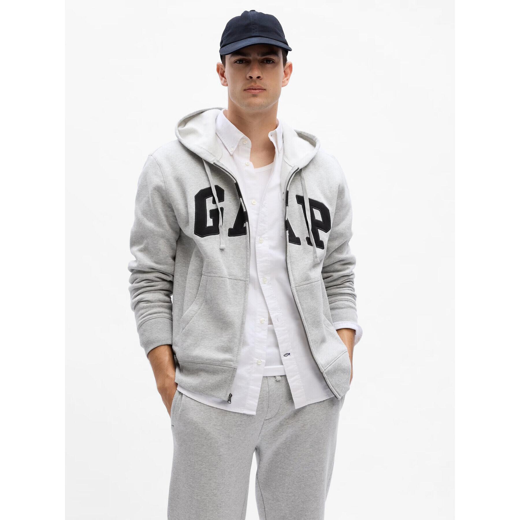 Gap Суитшърт 851516-19 Сив Regular Fit - Pepit.bg
