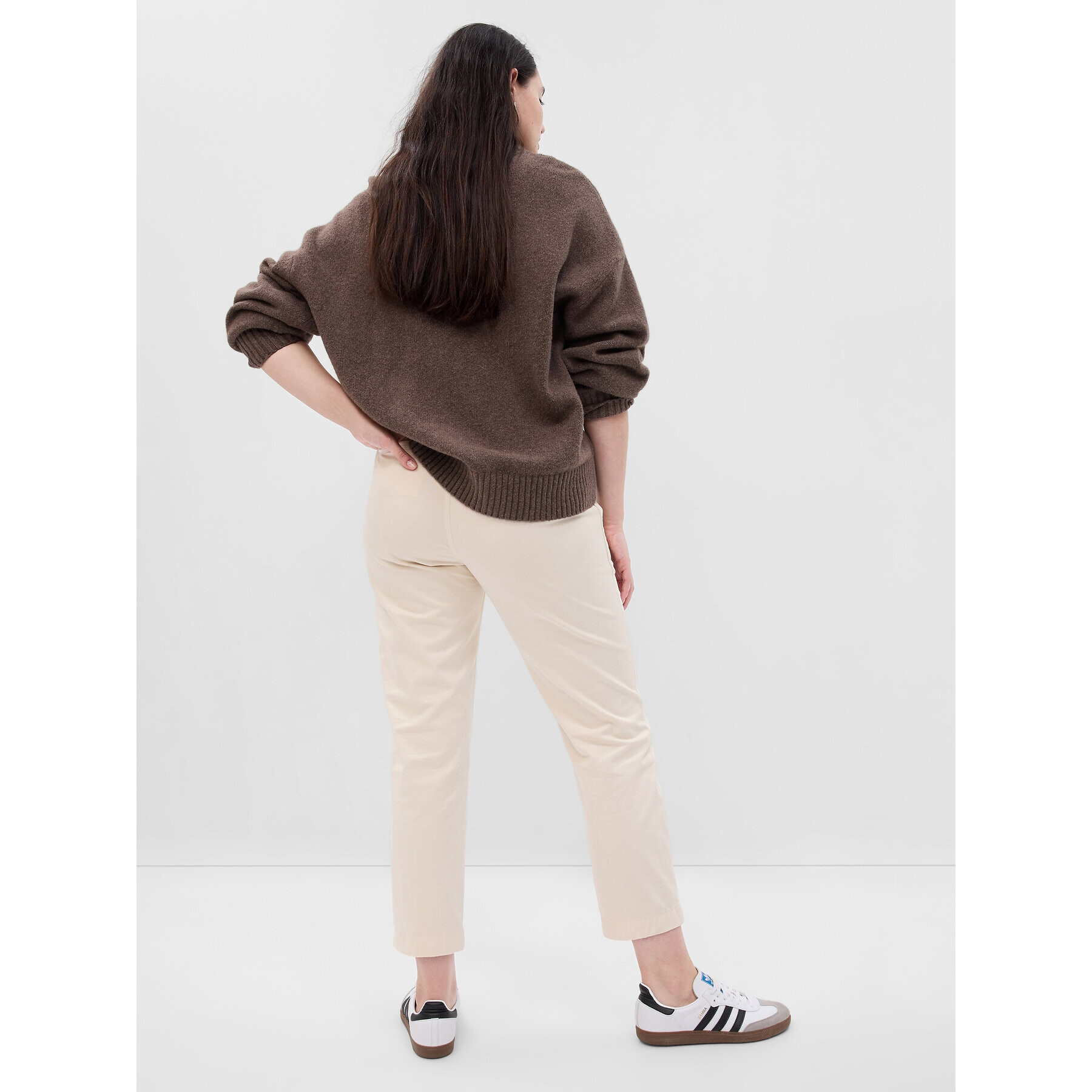 Gap Текстилни панталони 541213-00 Екрю Regular Fit - Pepit.bg