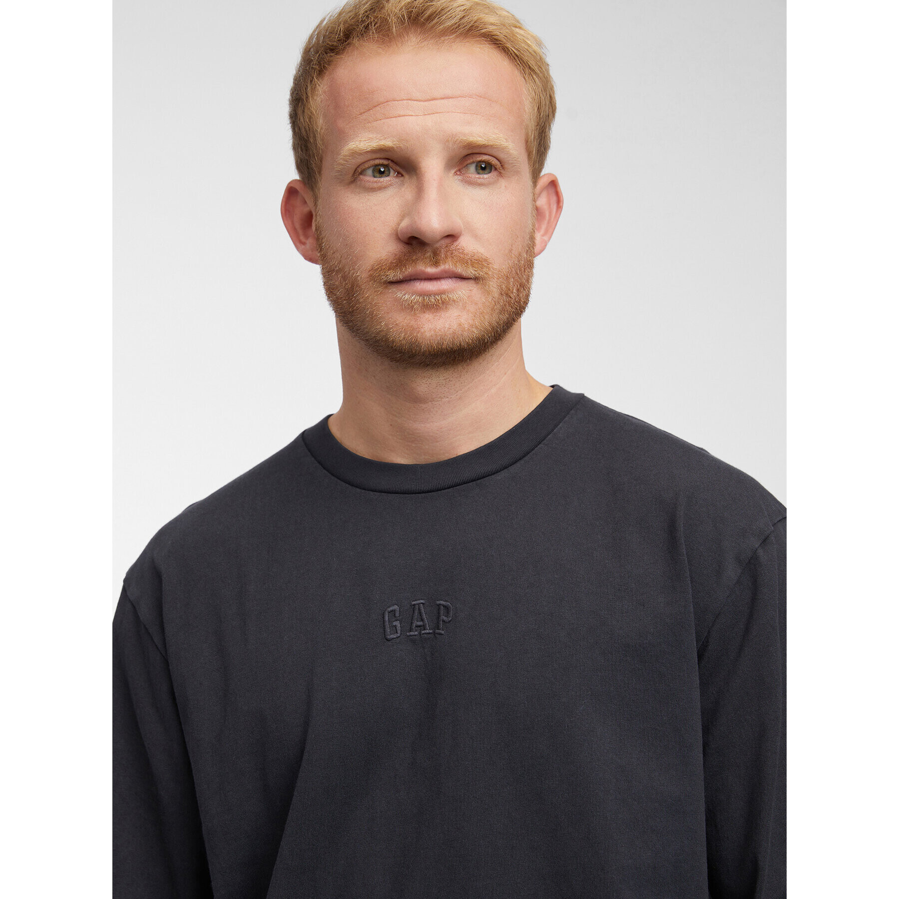 Gap Тениска с дълъг ръкав 776692-00 Черен Regular Fit - Pepit.bg