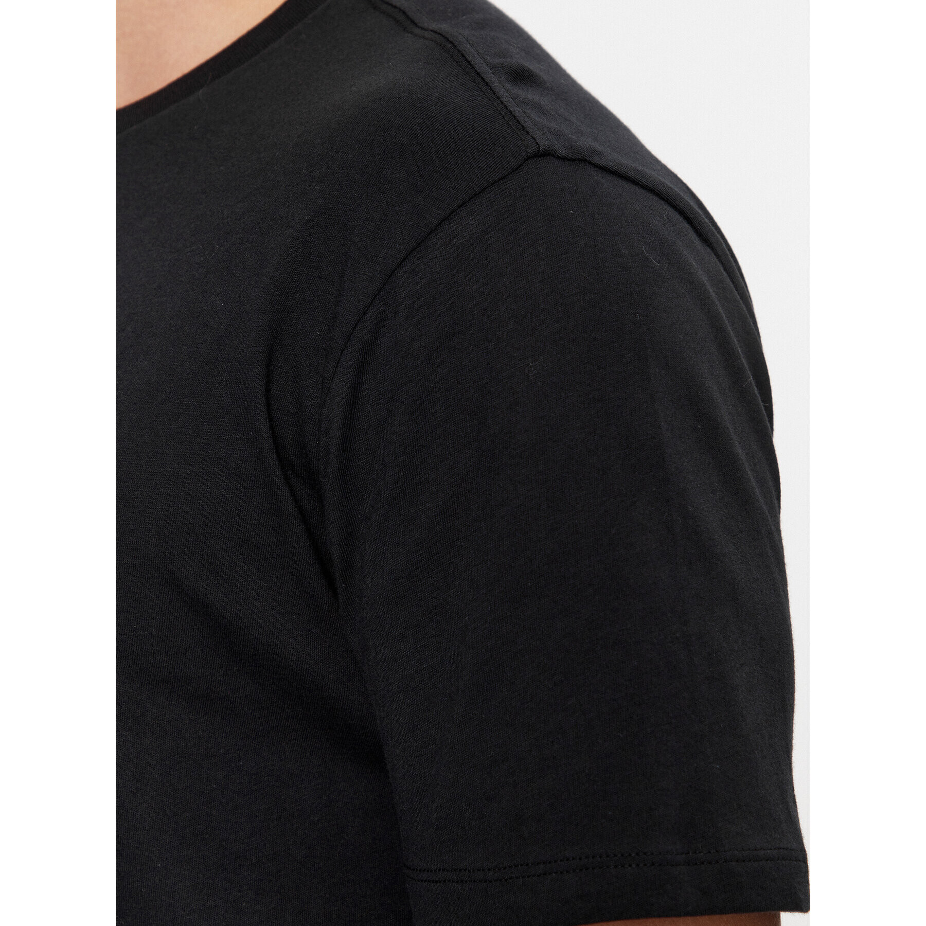 Gap Тишърт 753766-00 Черен Regular Fit - Pepit.bg