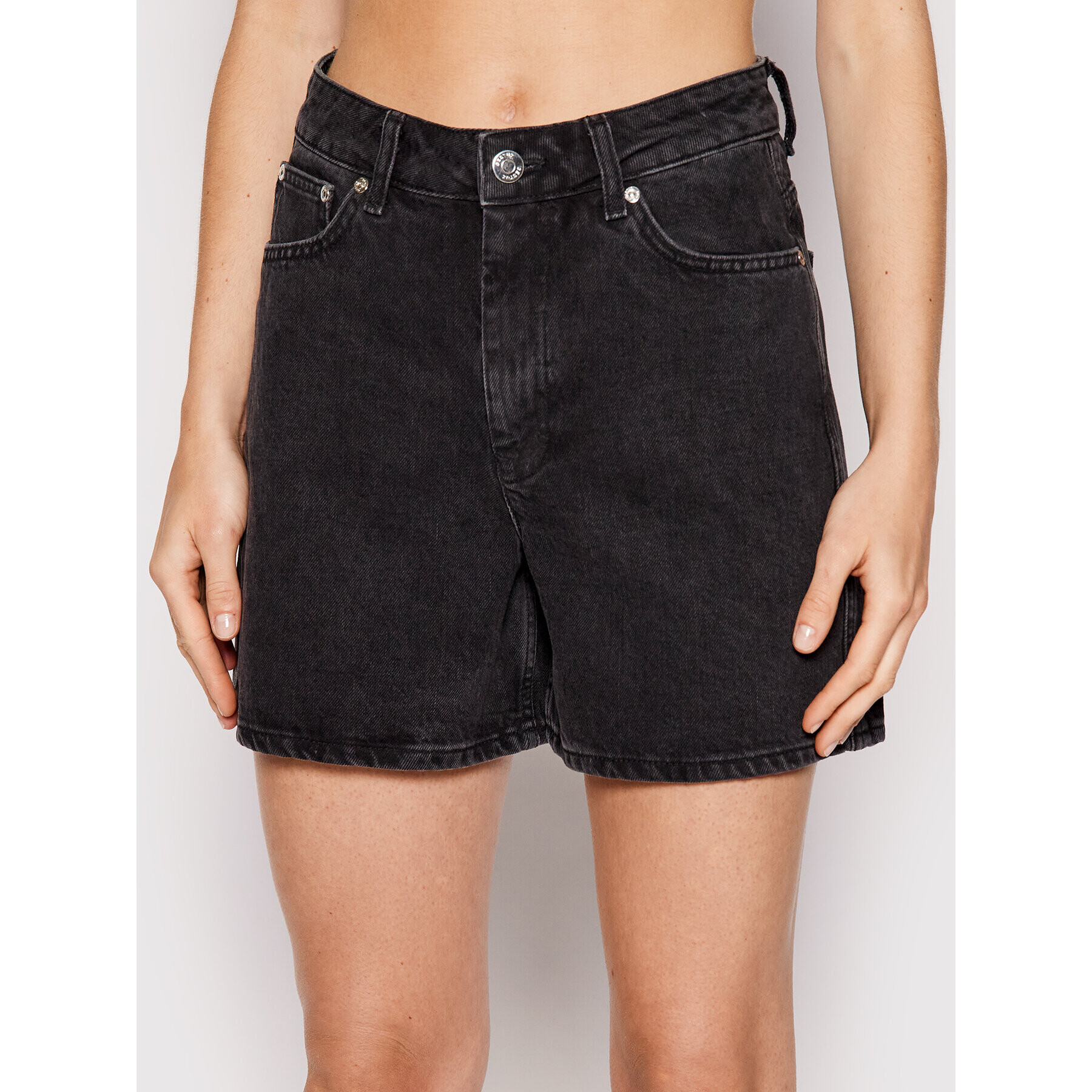 Gestuz Дънкови шорти Denagz 10905926 Черен Regular Fit - Pepit.bg