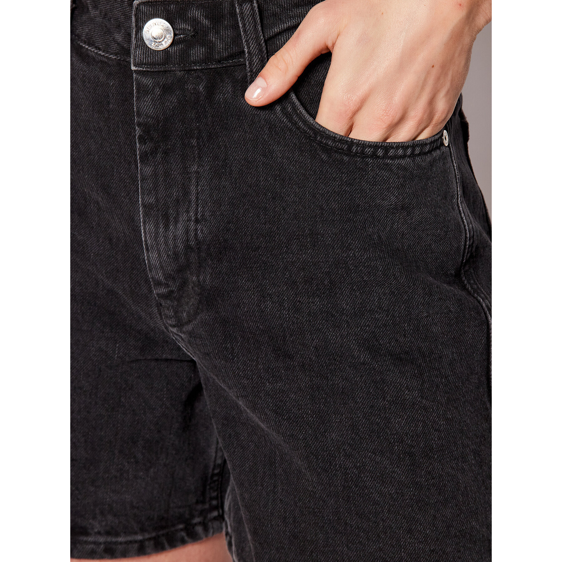 Gestuz Дънкови шорти Denagz 10905926 Черен Regular Fit - Pepit.bg