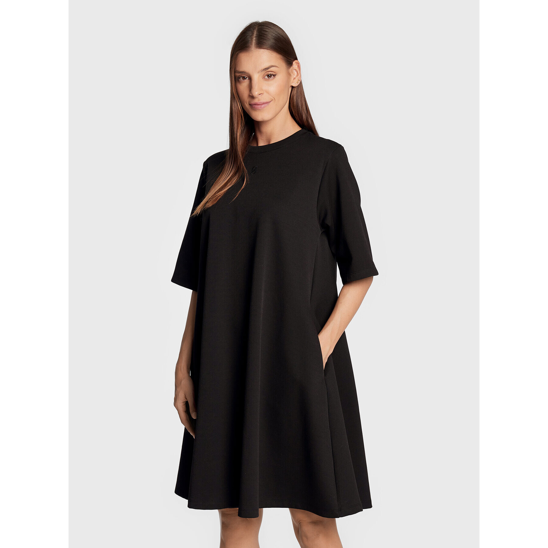 Gestuz Ежедневна рокля Imina 10906326 Черен Oversize - Pepit.bg