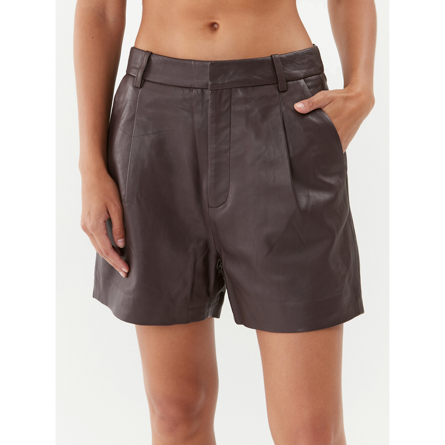 Gestuz Кожени шорти 10908177 Кафяв Slim Fit - Pepit.bg