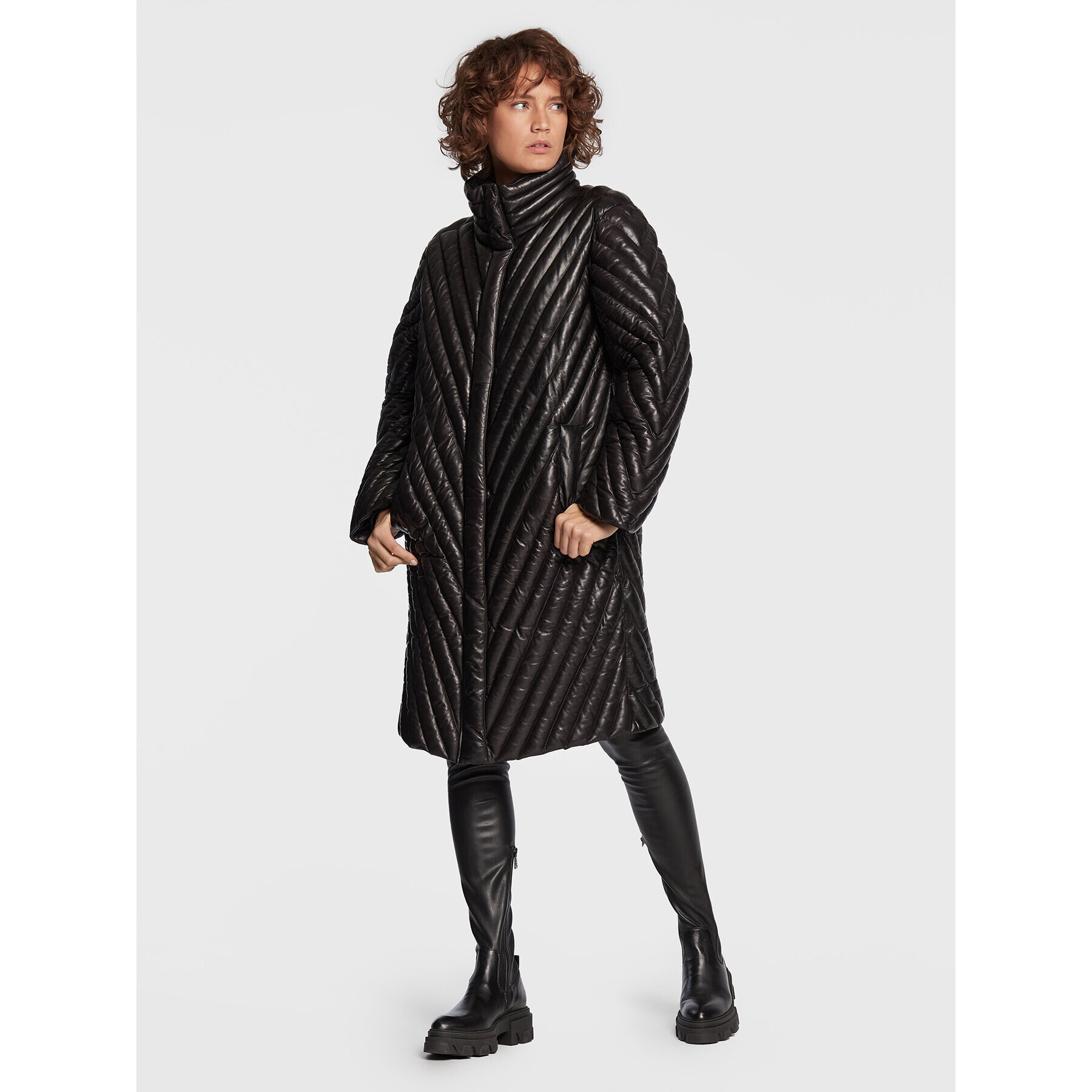 Gestuz Кожено яке Rosella 10906522 Черен Relaxed Fit - Pepit.bg