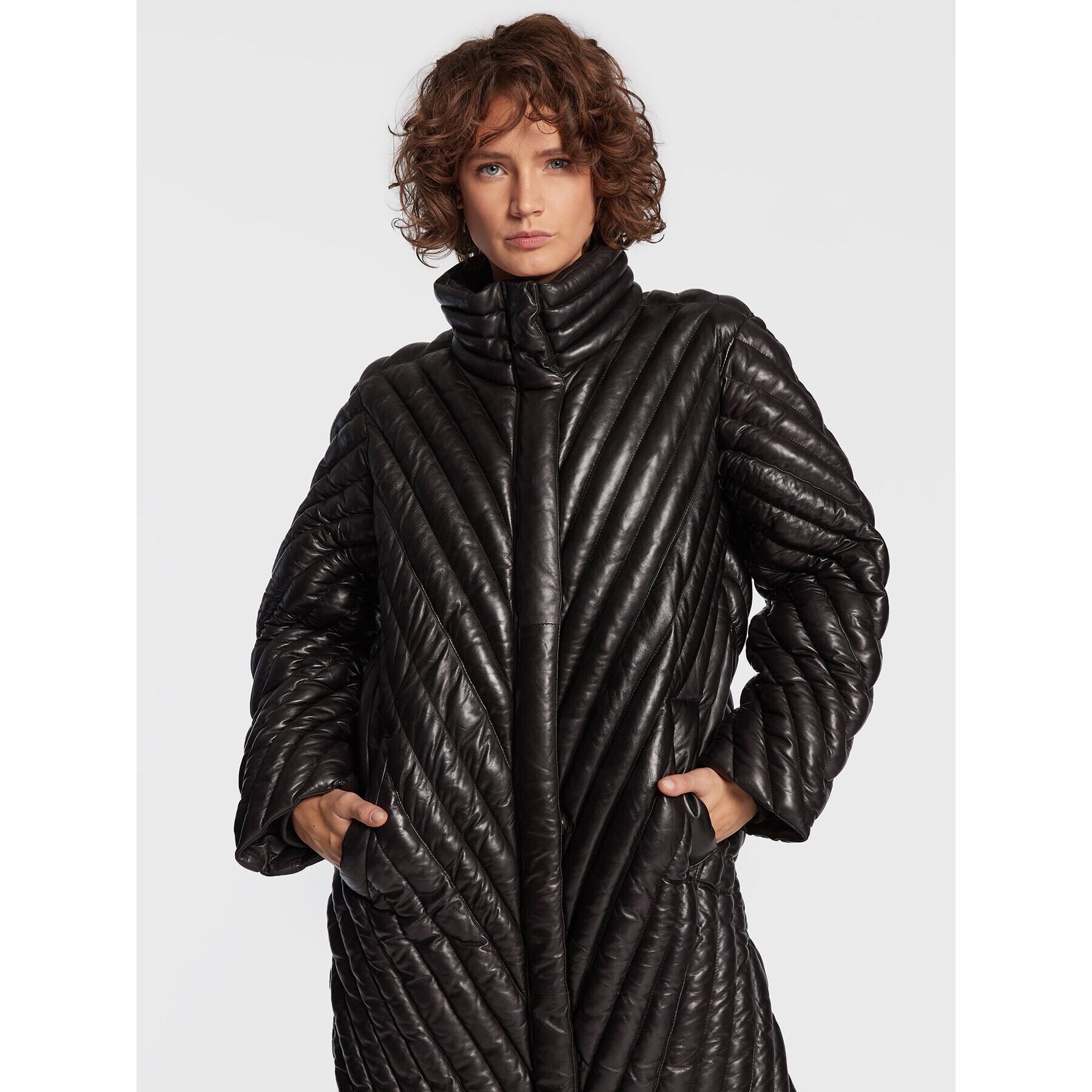 Gestuz Кожено яке Rosella 10906522 Черен Relaxed Fit - Pepit.bg