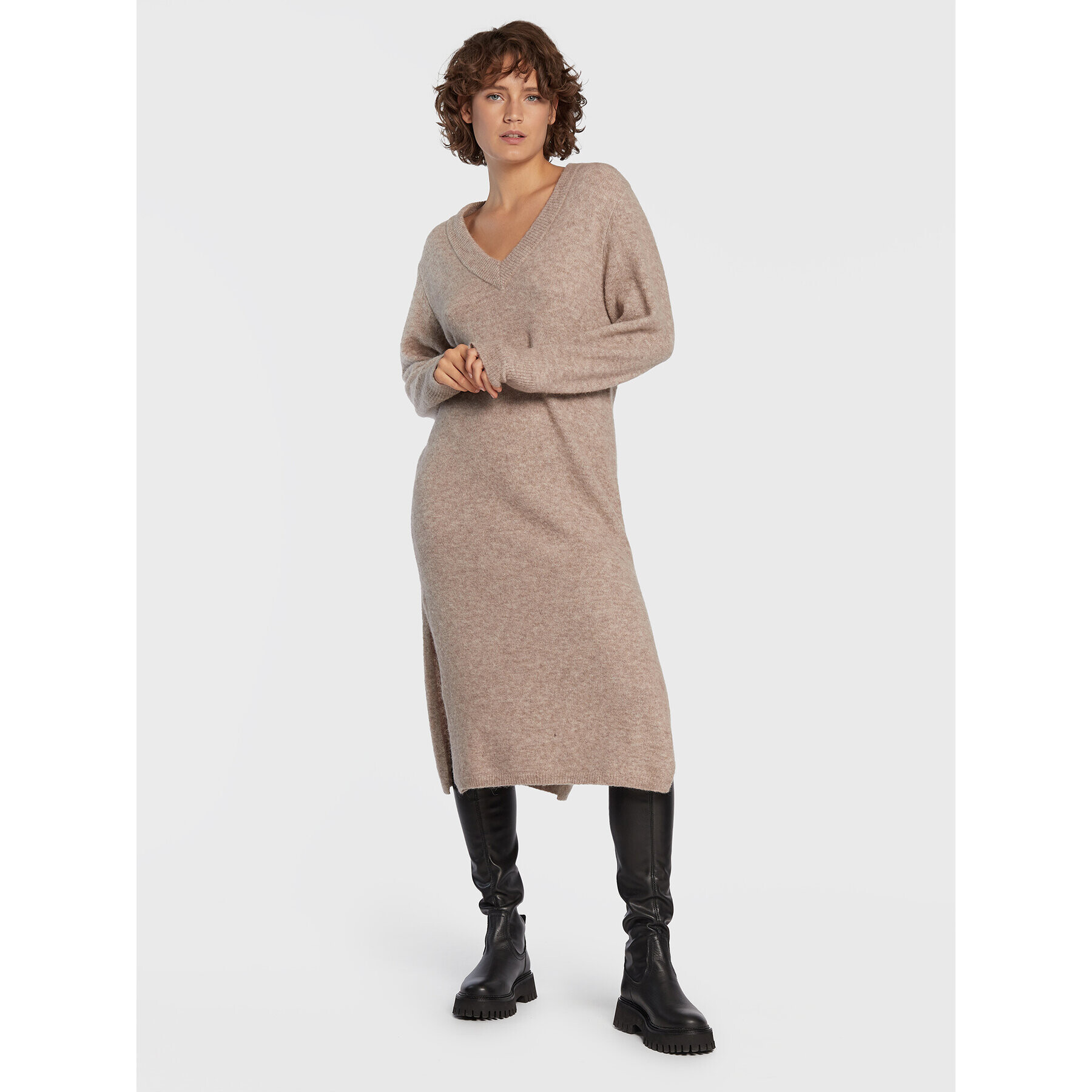 Gestuz Плетена рокля Alpha 10906549 Бежов Comfortable Fit - Pepit.bg