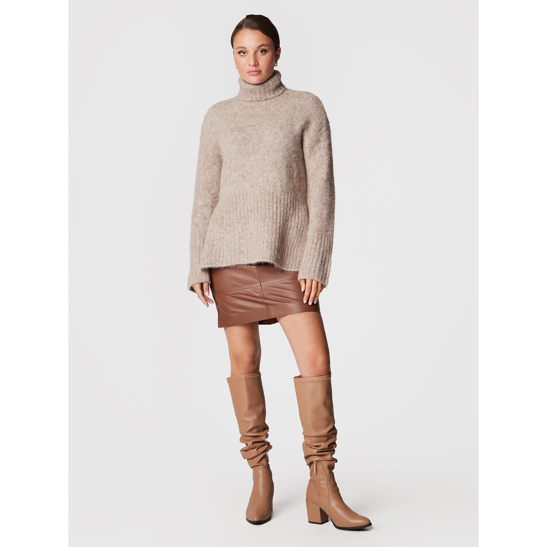 Gestuz Поло Chanlygz 10906391 Бежов Relaxed Fit - Pepit.bg