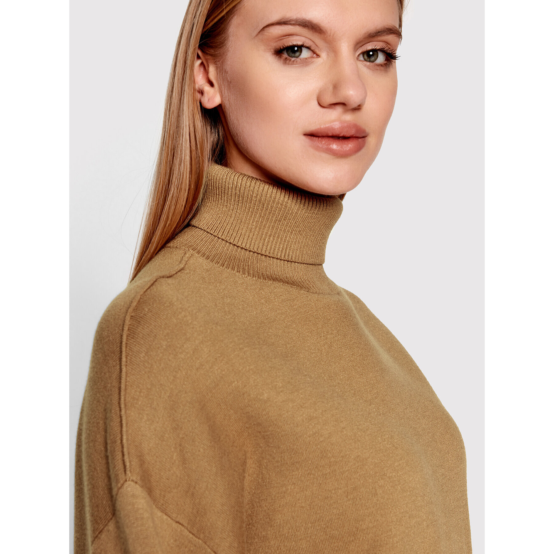 Gestuz Поло Talligz 10905805 Кафяв Relaxed Fit - Pepit.bg