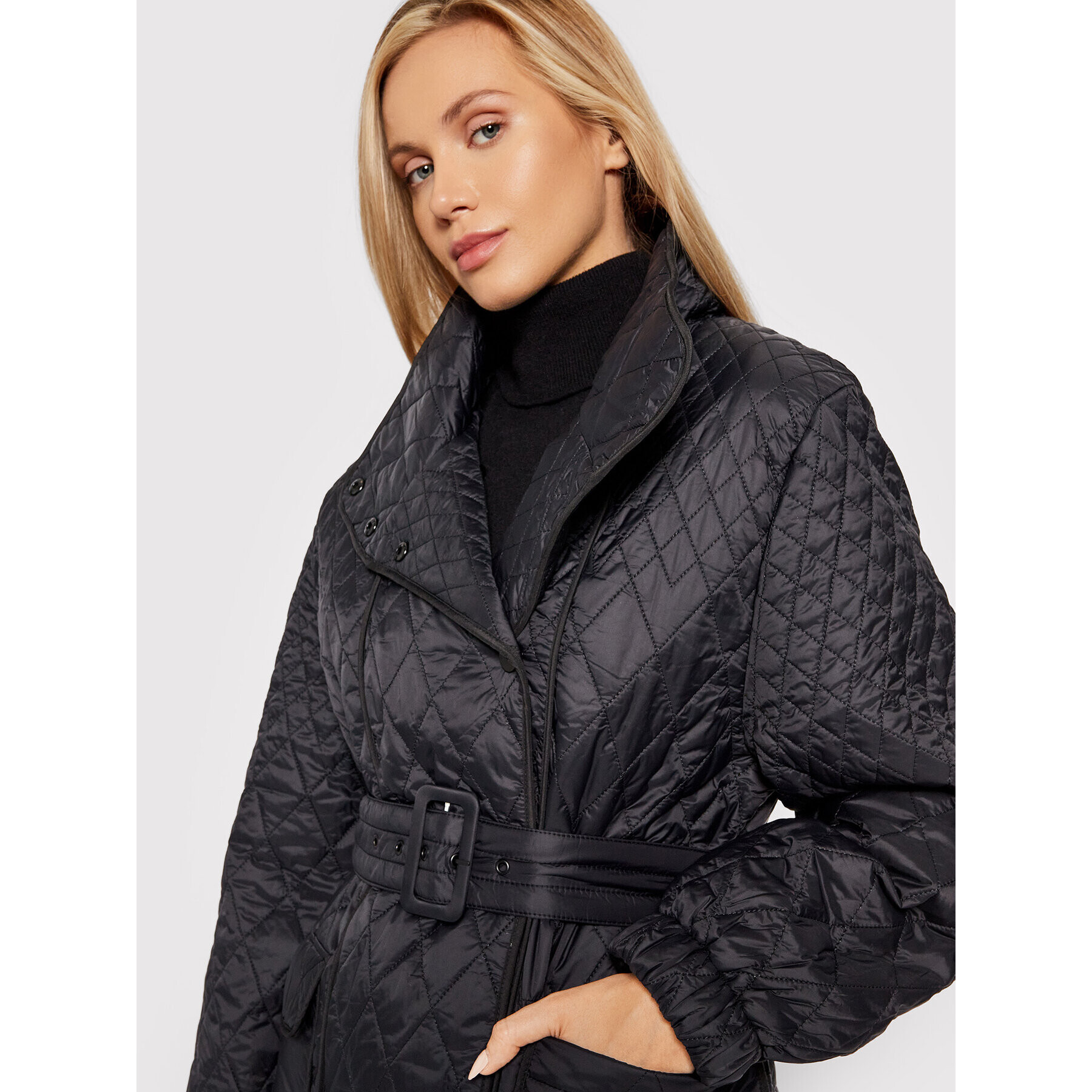 Gestuz Пухено яке Evala 10905602 Черен Loose Fit - Pepit.bg