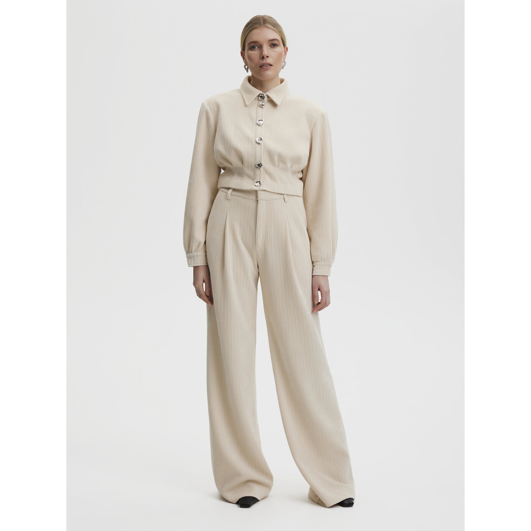 Gestuz Текстилни панталони 10908694 Екрю Relaxed Fit - Pepit.bg