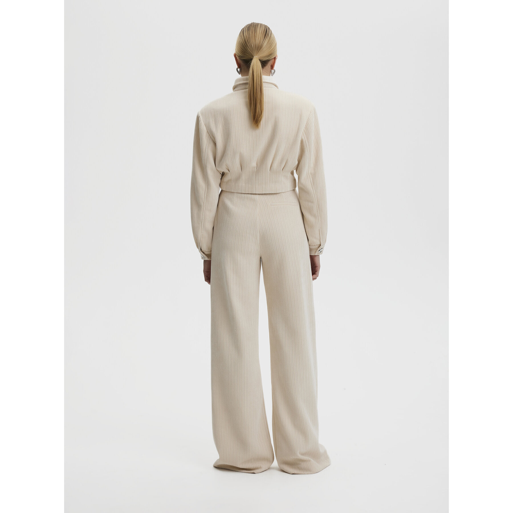 Gestuz Текстилни панталони 10908694 Екрю Relaxed Fit - Pepit.bg