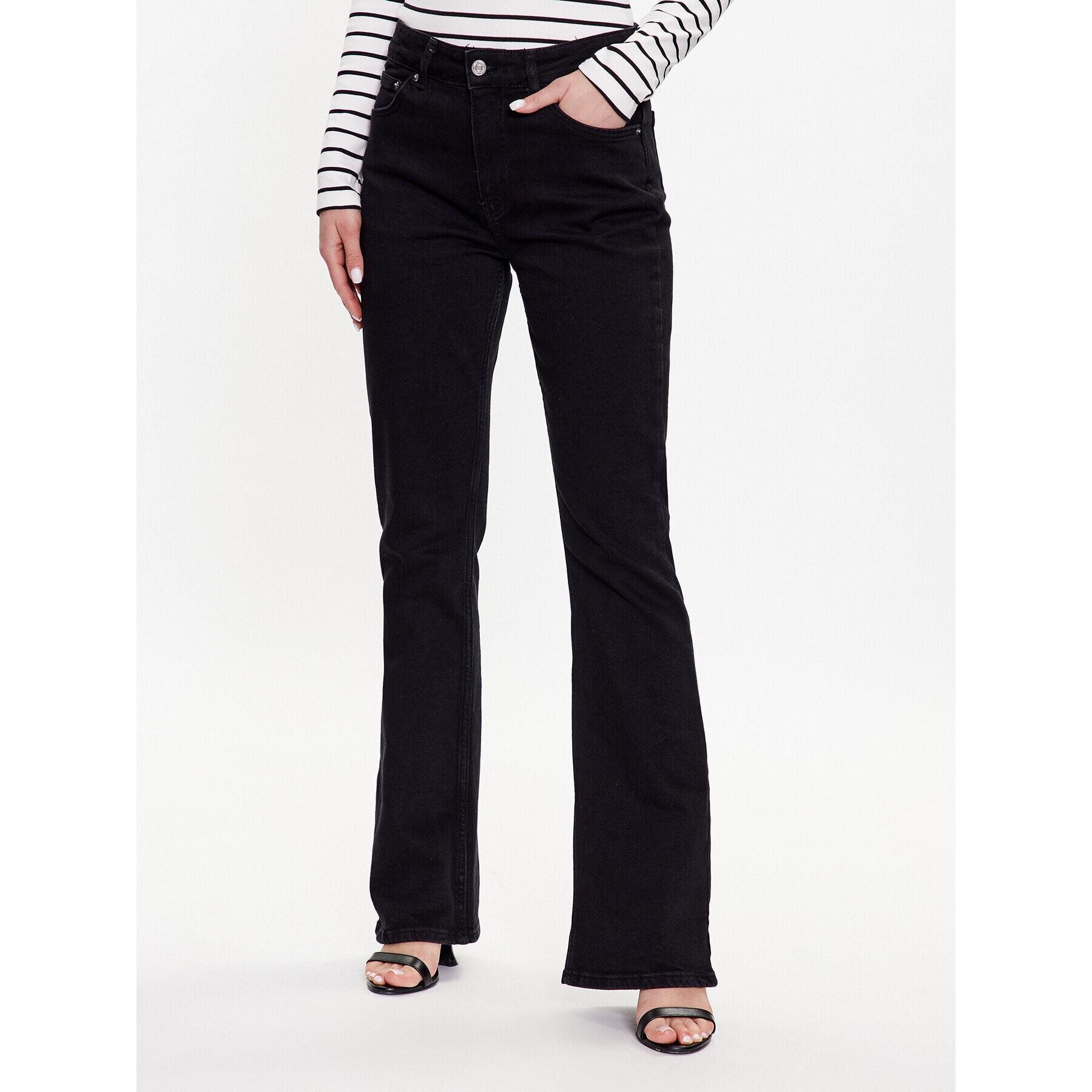 Gina Tricot Дънки 18045 Черен Flare Fit - Pepit.bg