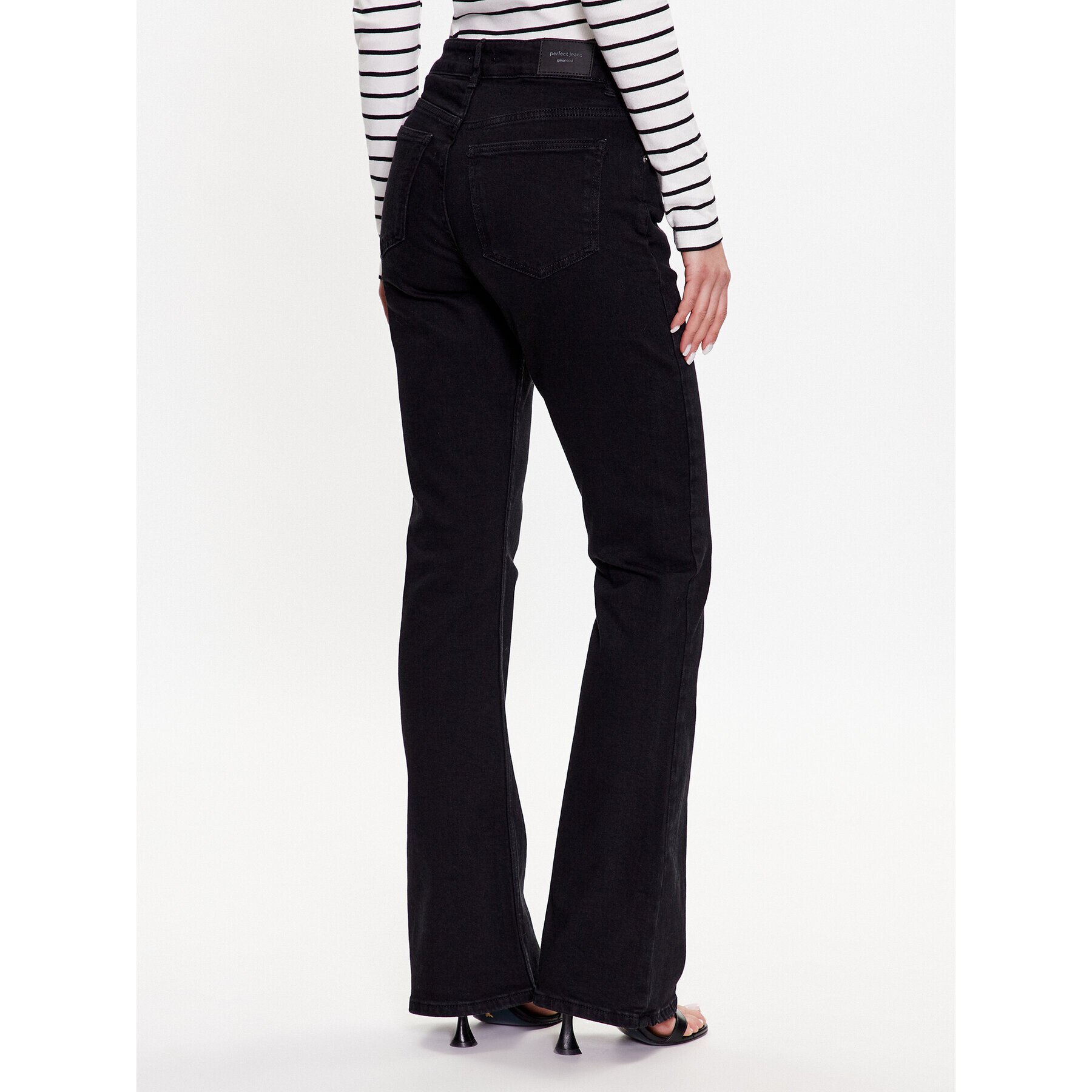 Gina Tricot Дънки 18045 Черен Flare Fit - Pepit.bg