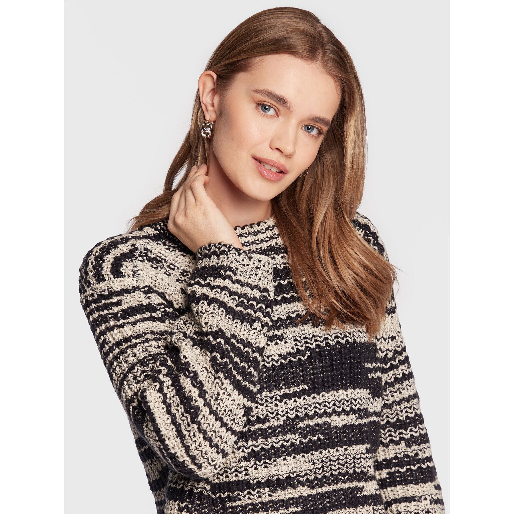 Gina Tricot Пуловер Bea 17715 Черен Relaxed Fit - Pepit.bg