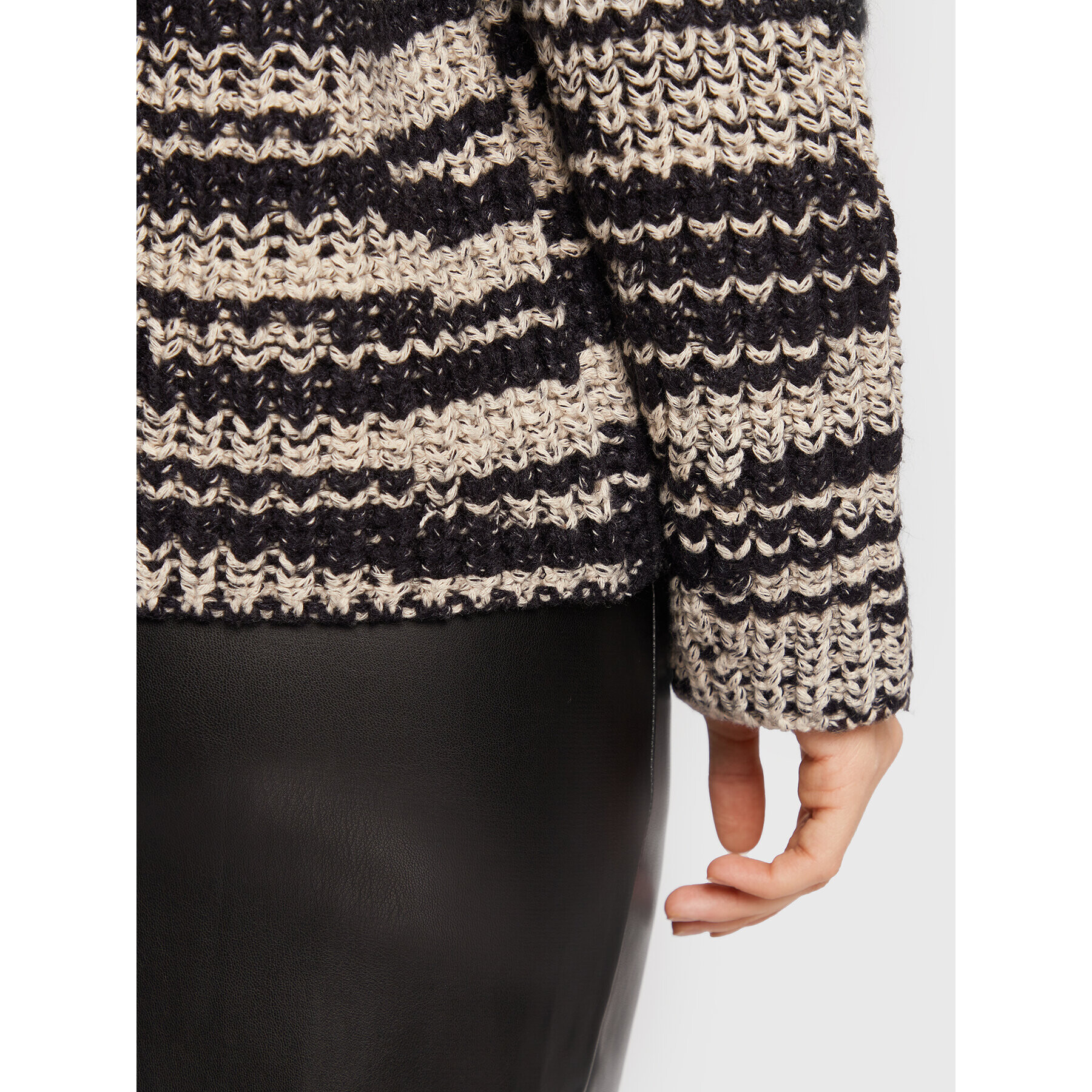 Gina Tricot Пуловер Bea 17715 Черен Relaxed Fit - Pepit.bg