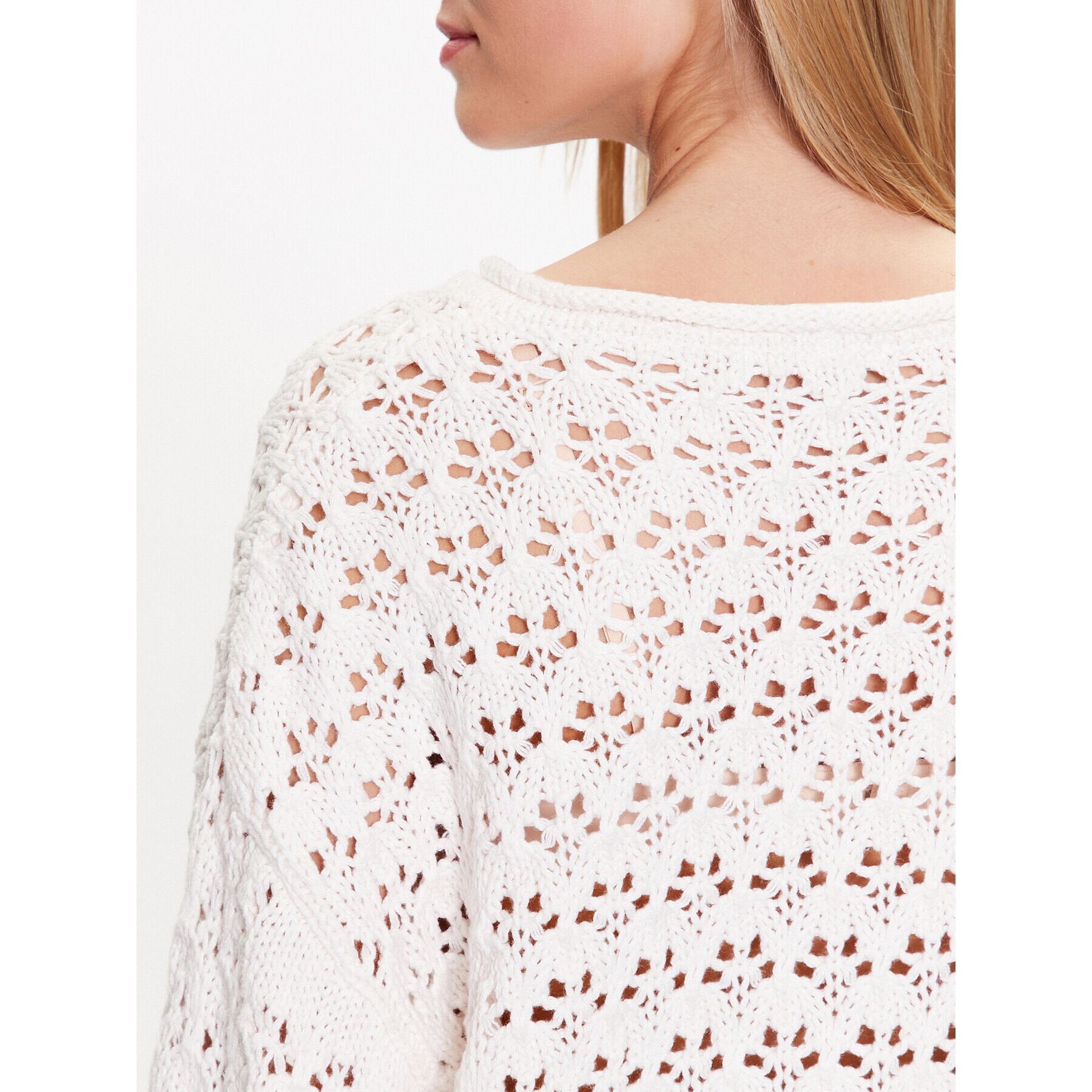 Gina Tricot Пуловер Knitted openwork sweater 19466 Бял Regular Fit - Pepit.bg