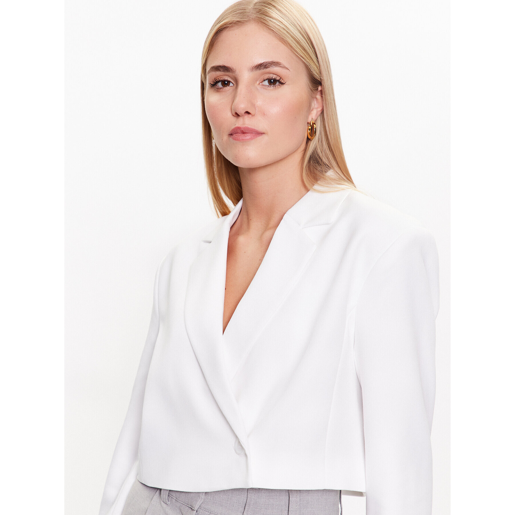 Gina Tricot Сако Tammie cropped blazer 19802 Бял Regular Fit - Pepit.bg