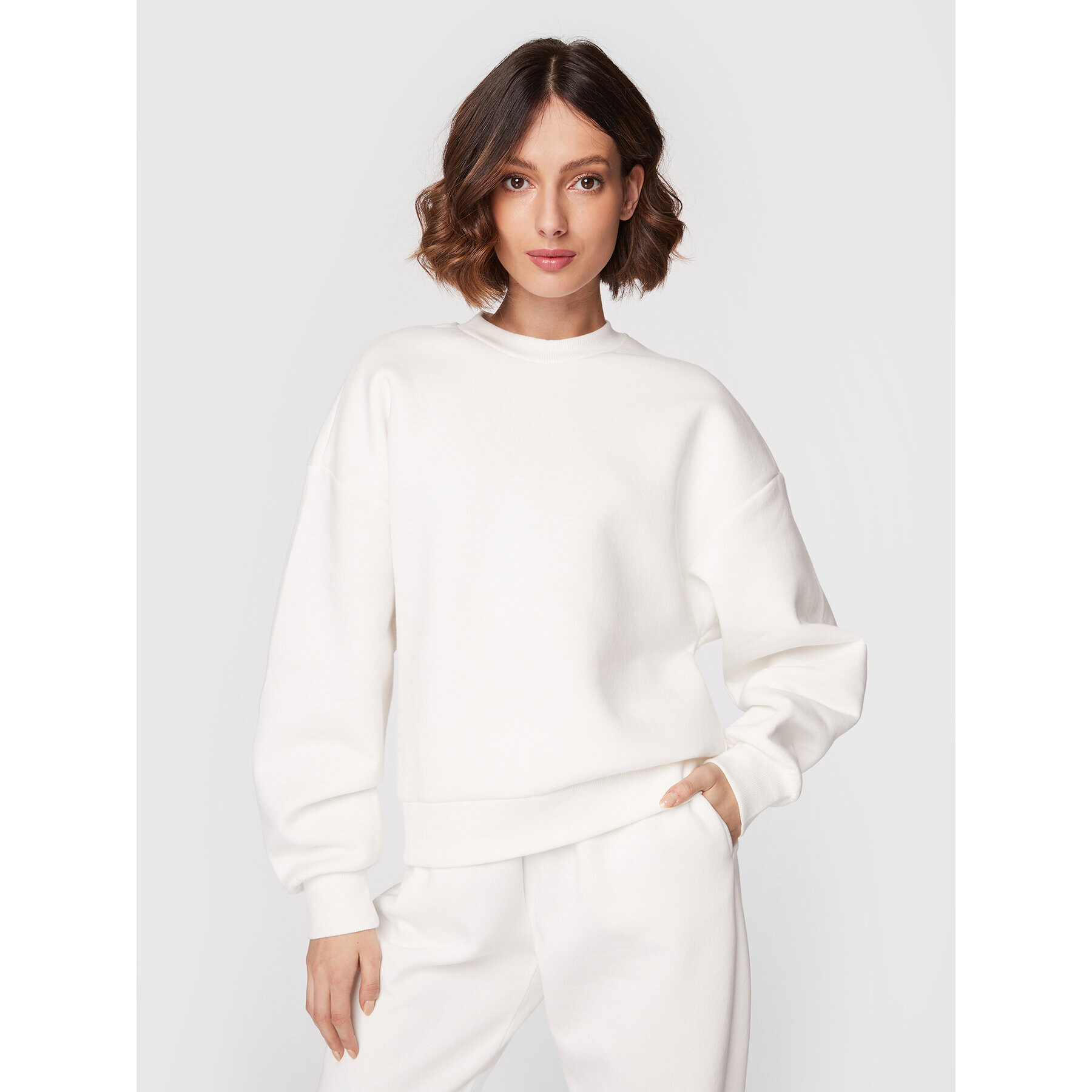 Gina Tricot Суитшърт Basic 10943 Бял Relaxed Fit - Pepit.bg
