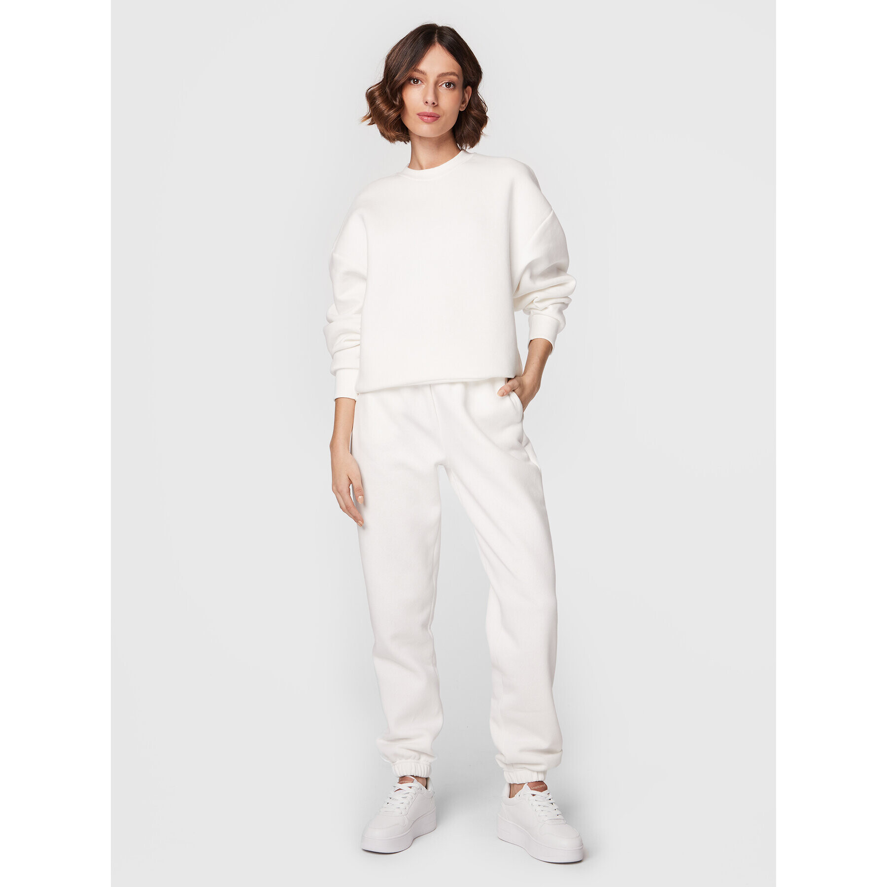 Gina Tricot Суитшърт Basic 10943 Бял Relaxed Fit - Pepit.bg